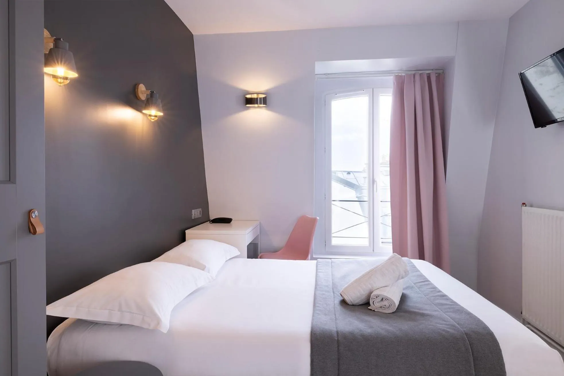 Bed in Paris Legendre