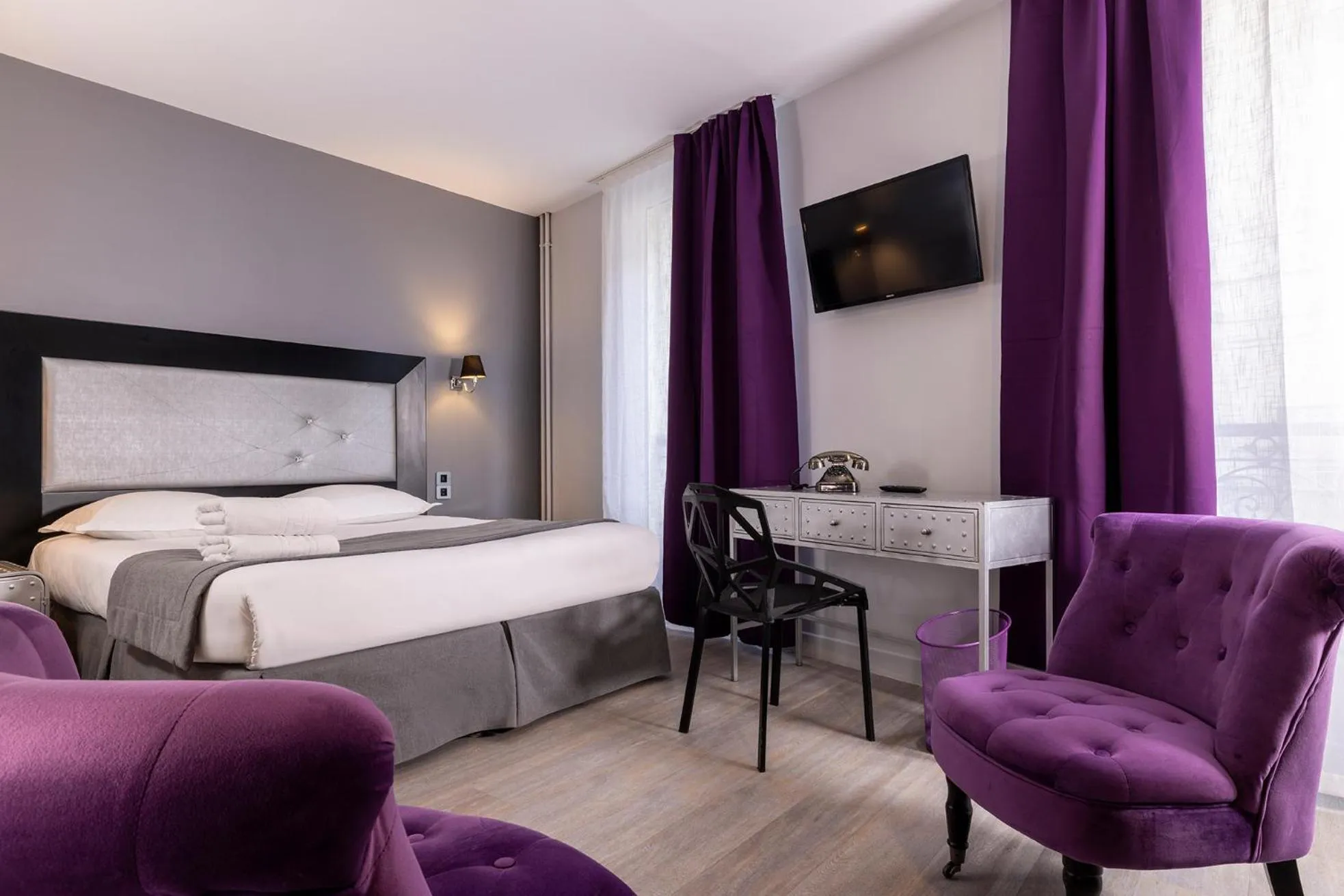 Bed in Paris Legendre