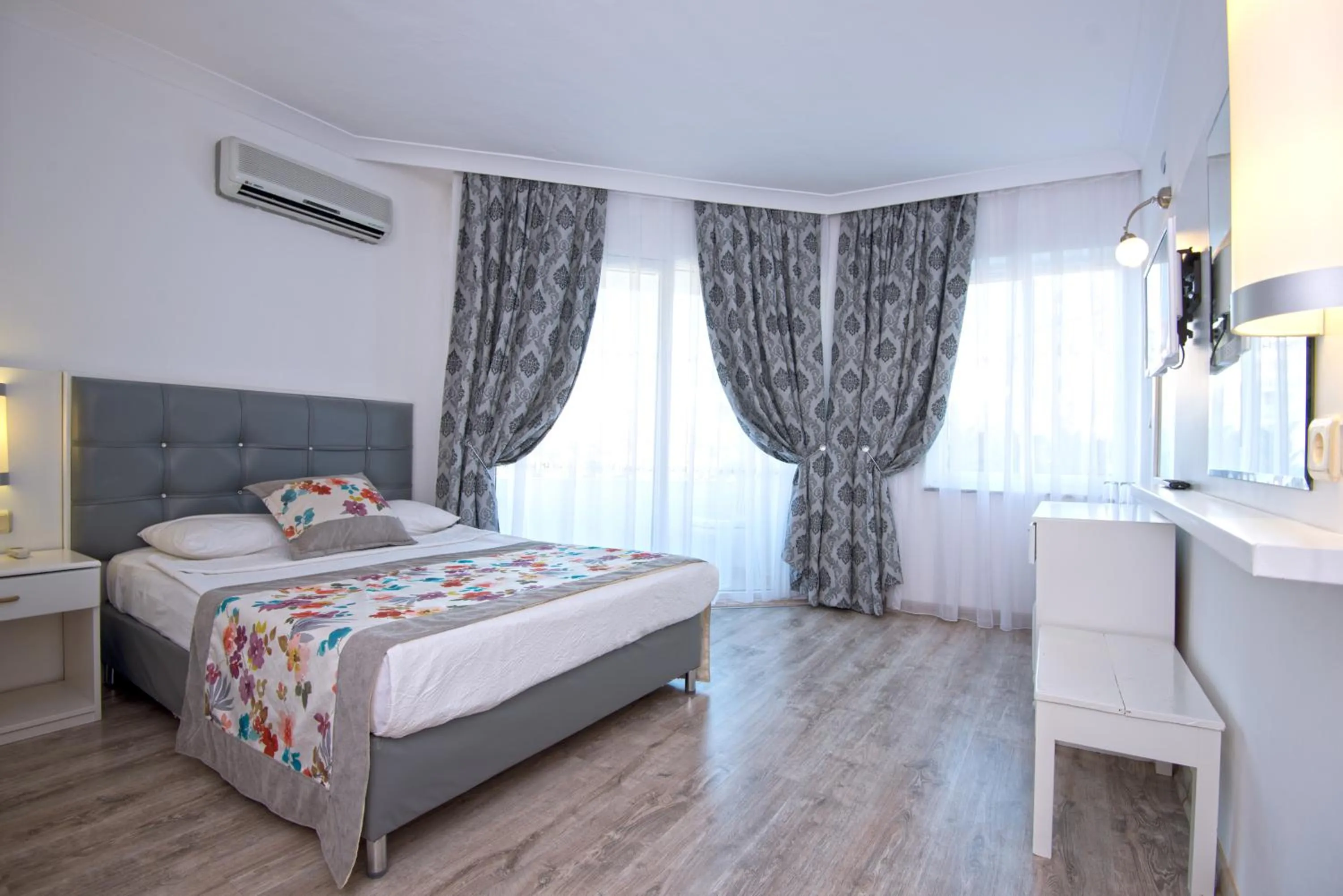 Photo of the whole room, Bed in Halıcı Hotel Marmaris