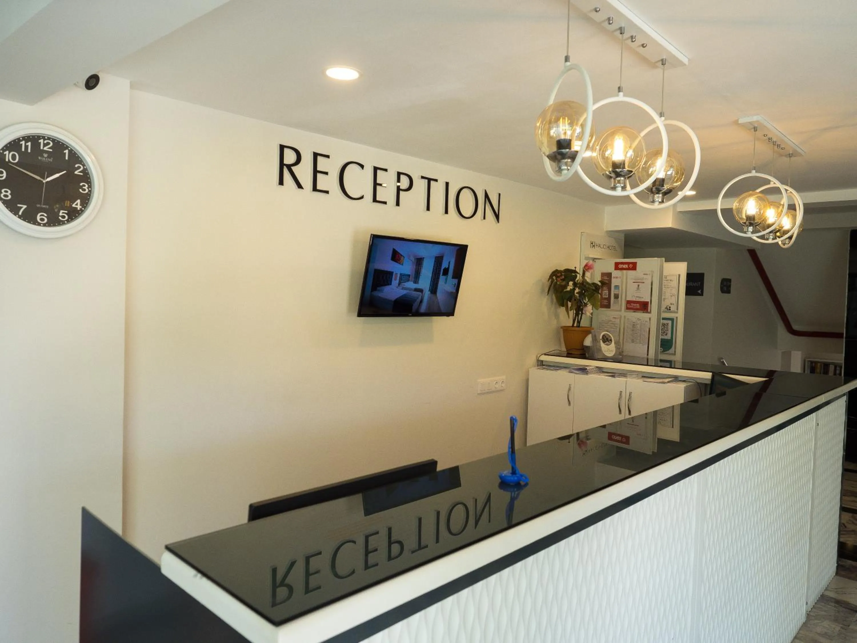 Lobby or reception in Halıcı Hotel Marmaris