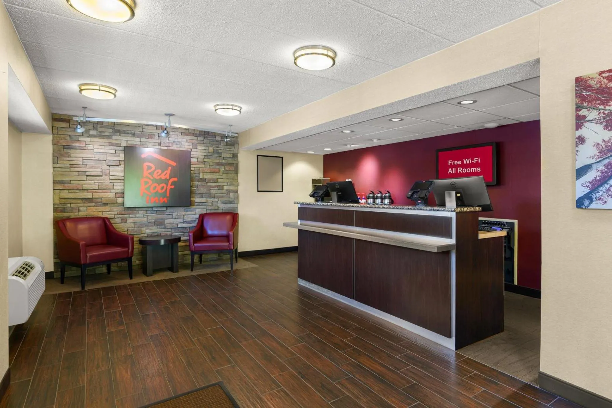 Lobby or reception in Red Roof Inn Salem