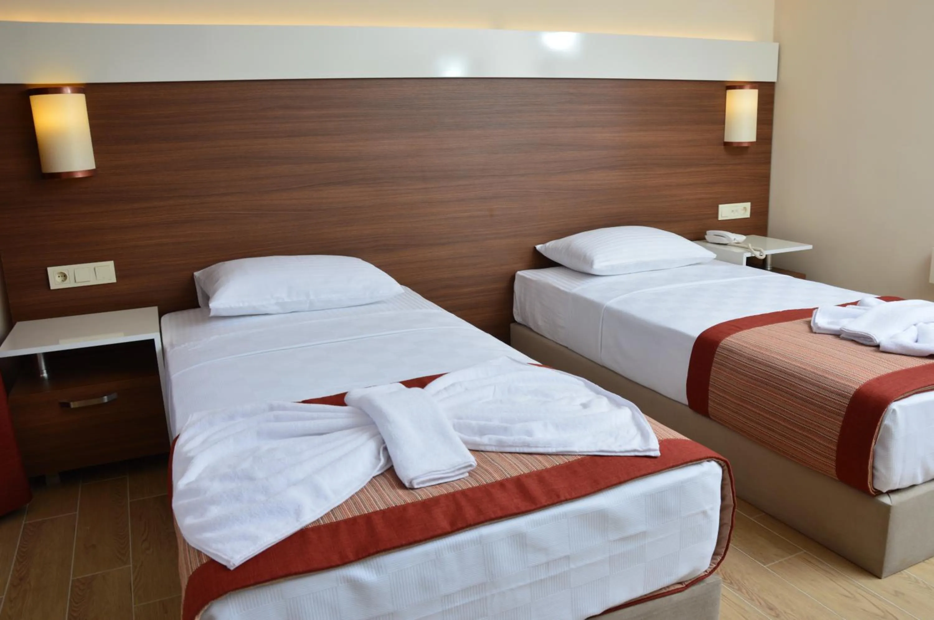 Bed in Sunway Club Otel