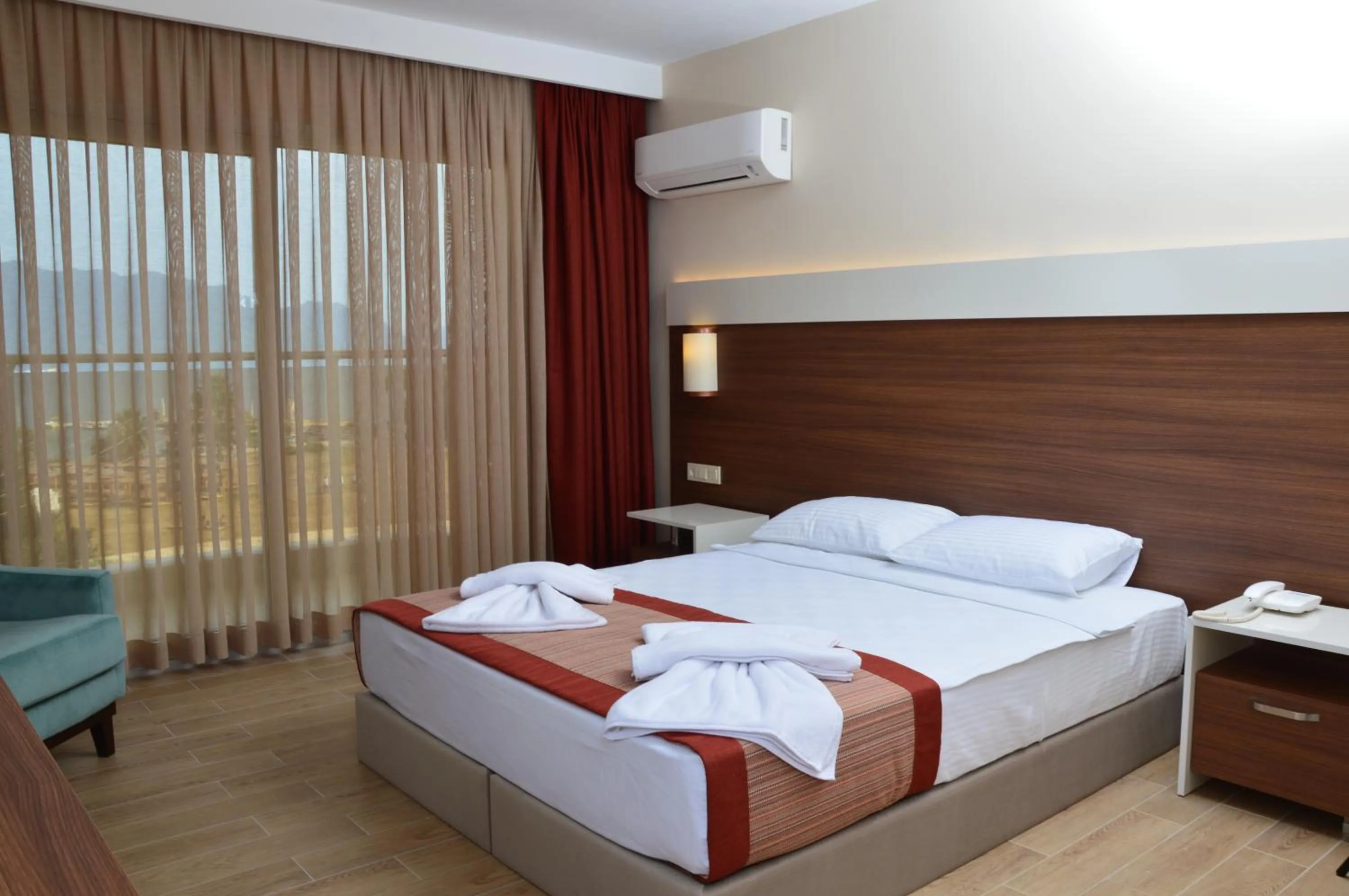 Photo of the whole room, Bed in Sunway Club Otel