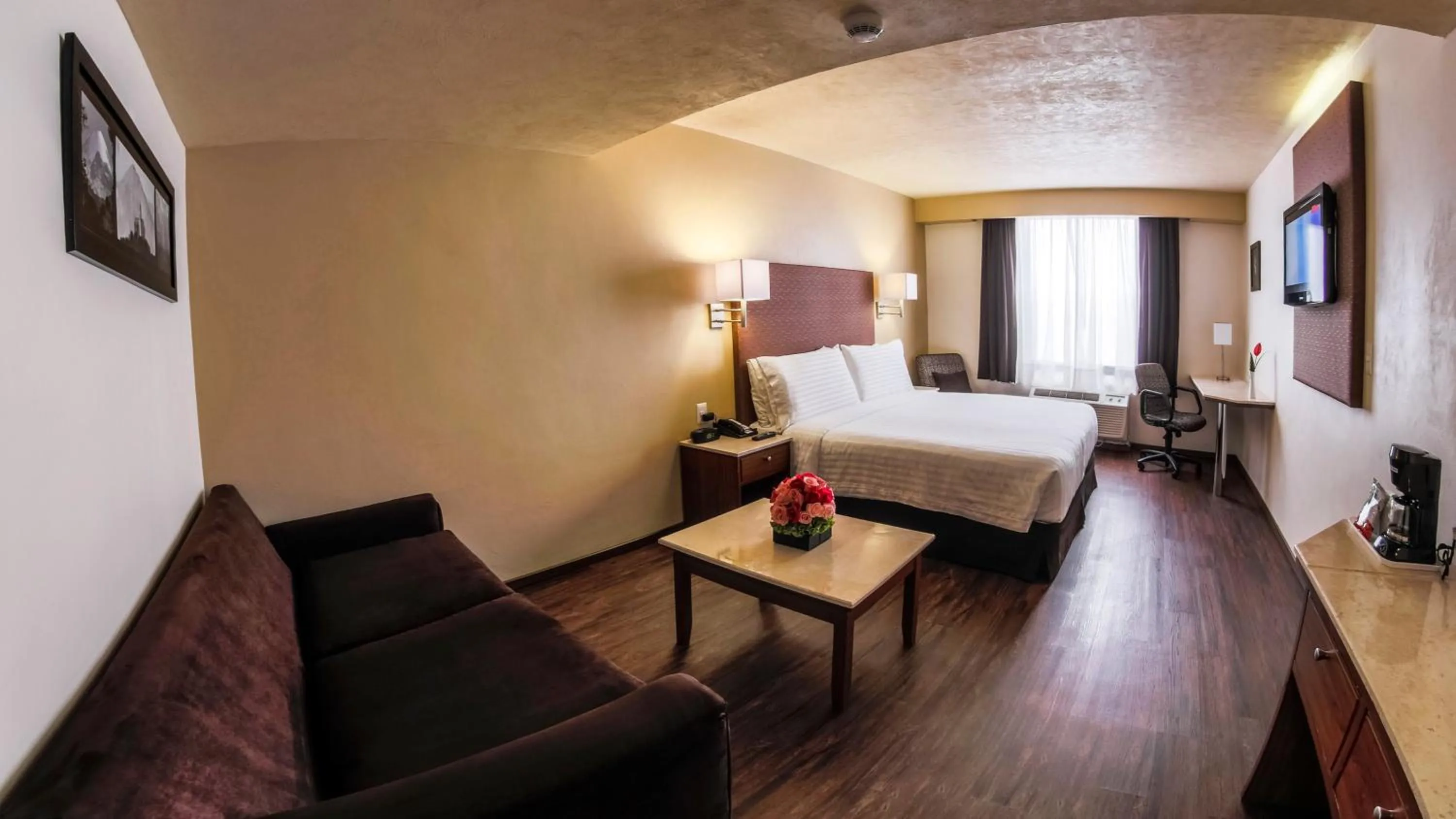 Photo of the whole room, Bed in Holiday Inn Orizaba by IHG