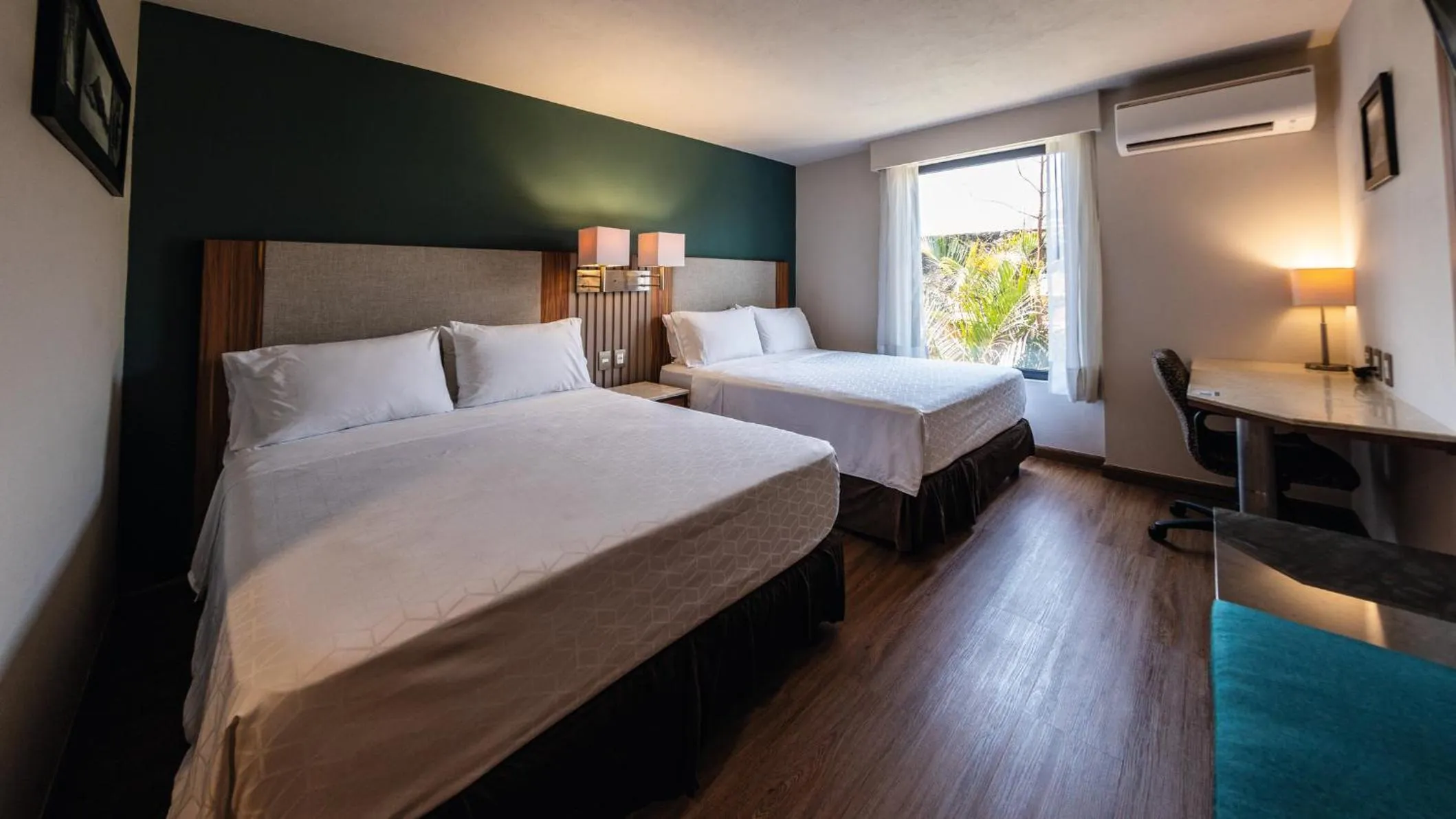 Photo of the whole room, Bed in Holiday Inn Orizaba by IHG