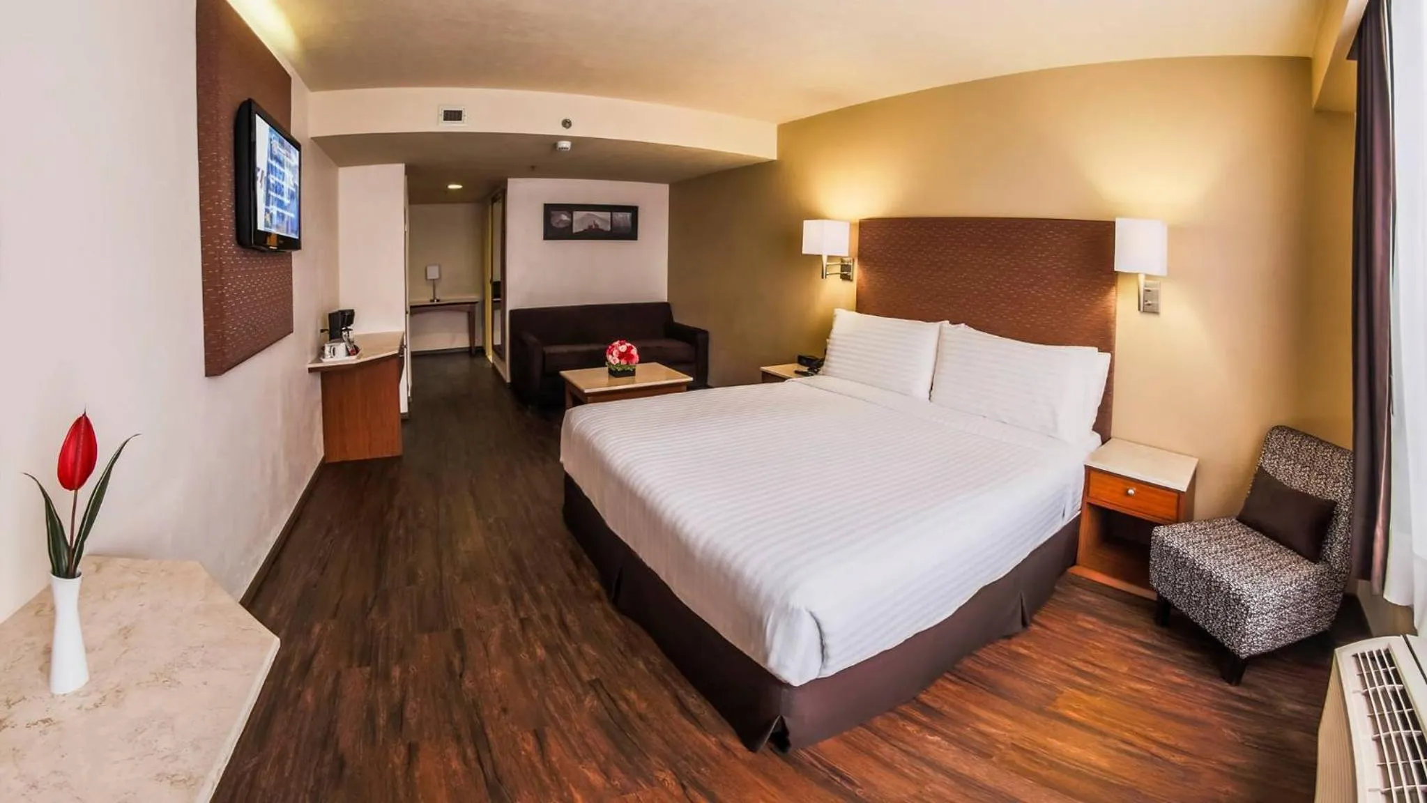 Decorative detail, Bed in Holiday Inn Orizaba by IHG