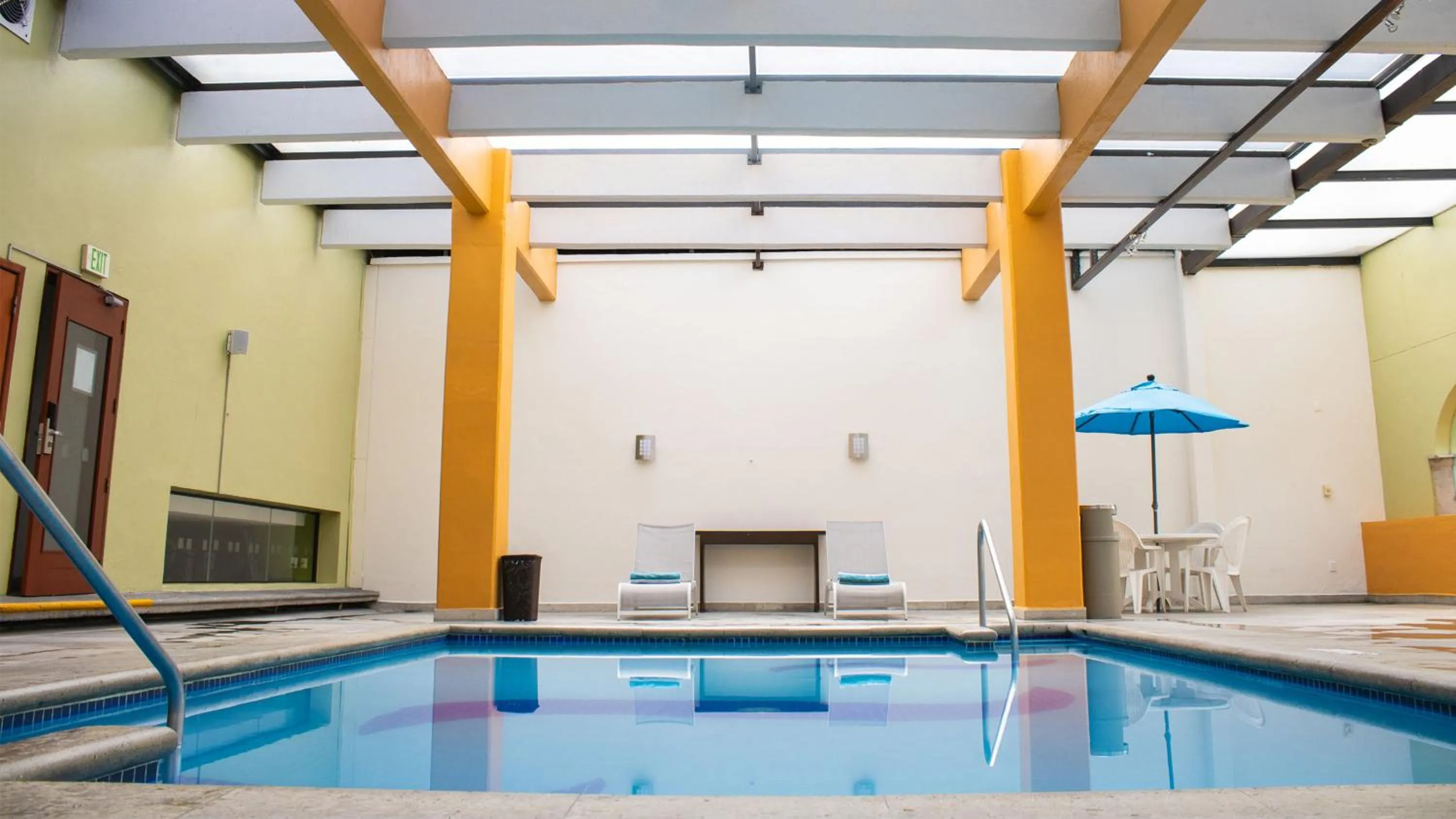 Swimming pool in Holiday Inn Orizaba by IHG