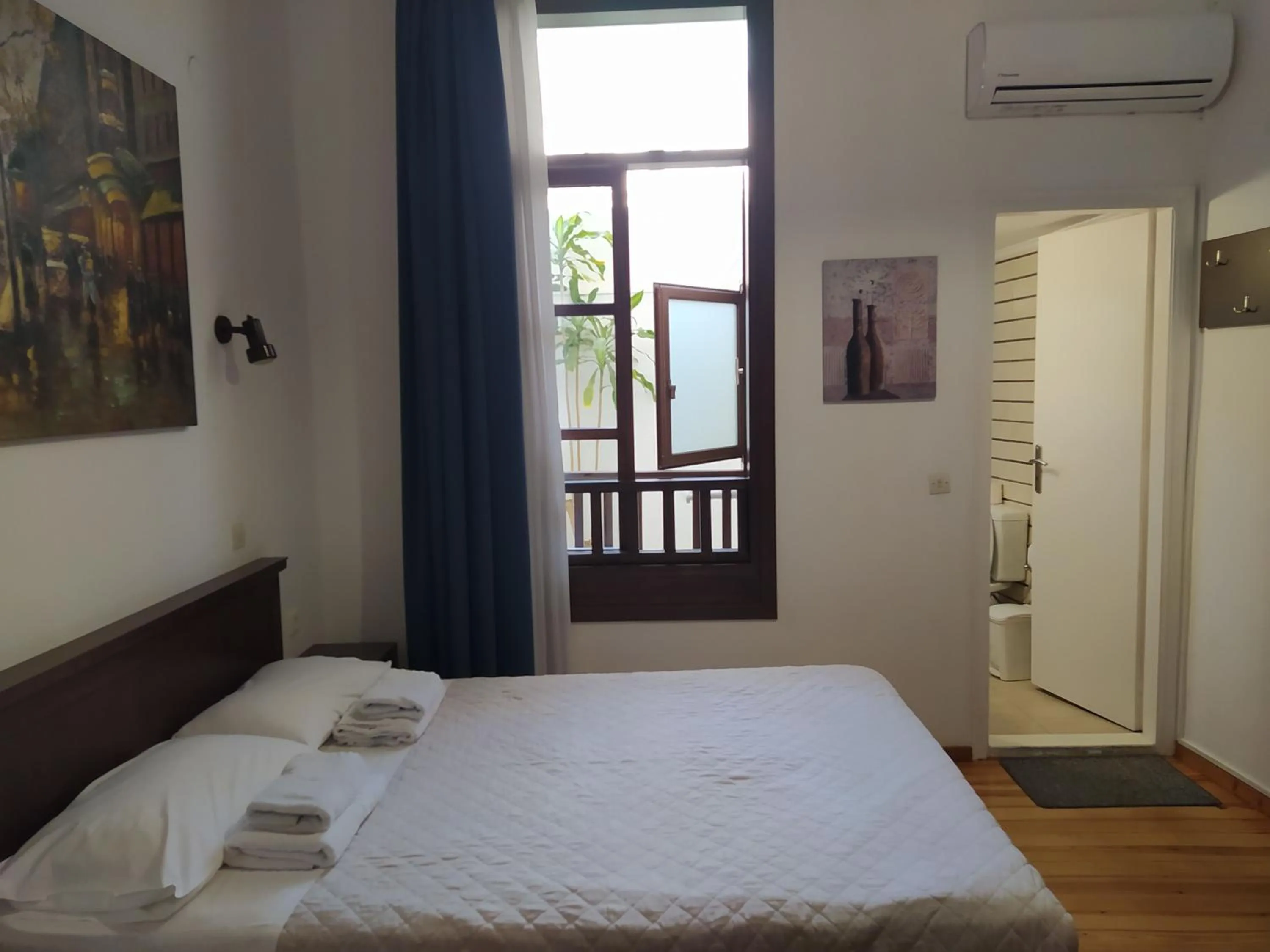 Bed in Sea Front Old Town