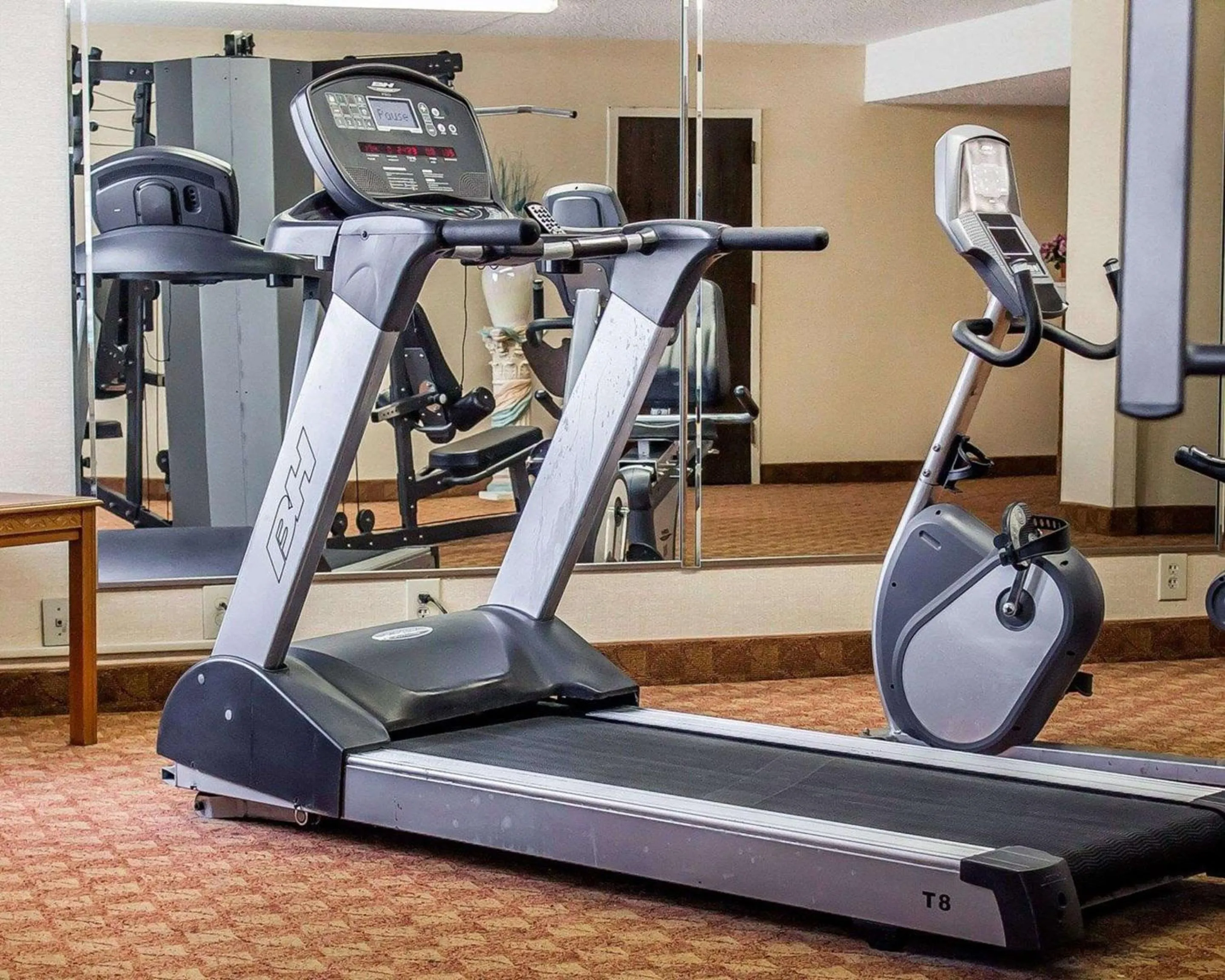 Fitness centre/facilities in Quality Inn