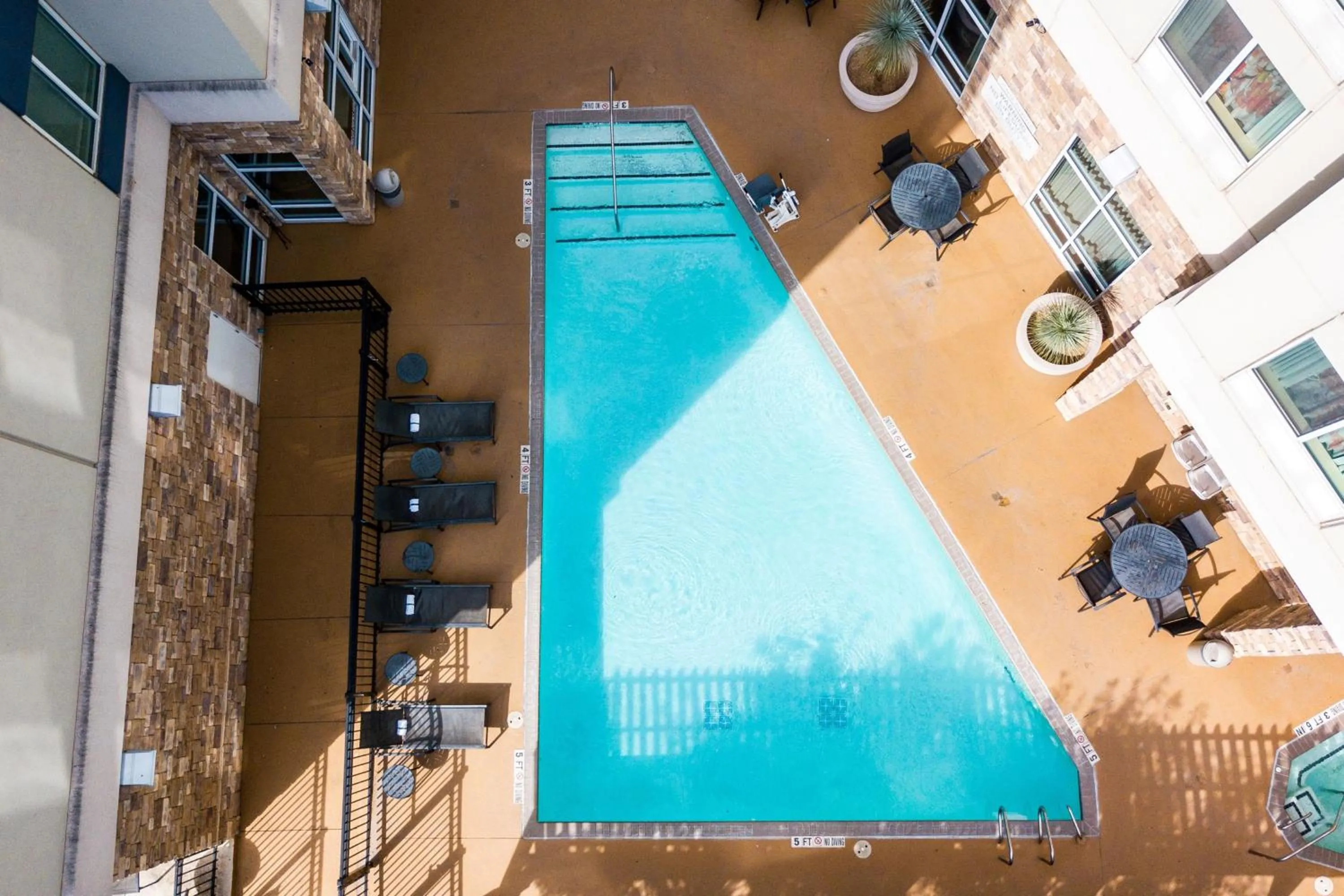 Swimming pool in Springhill Suites by Marriott San Antonio Alamo Plaza/Convention Center