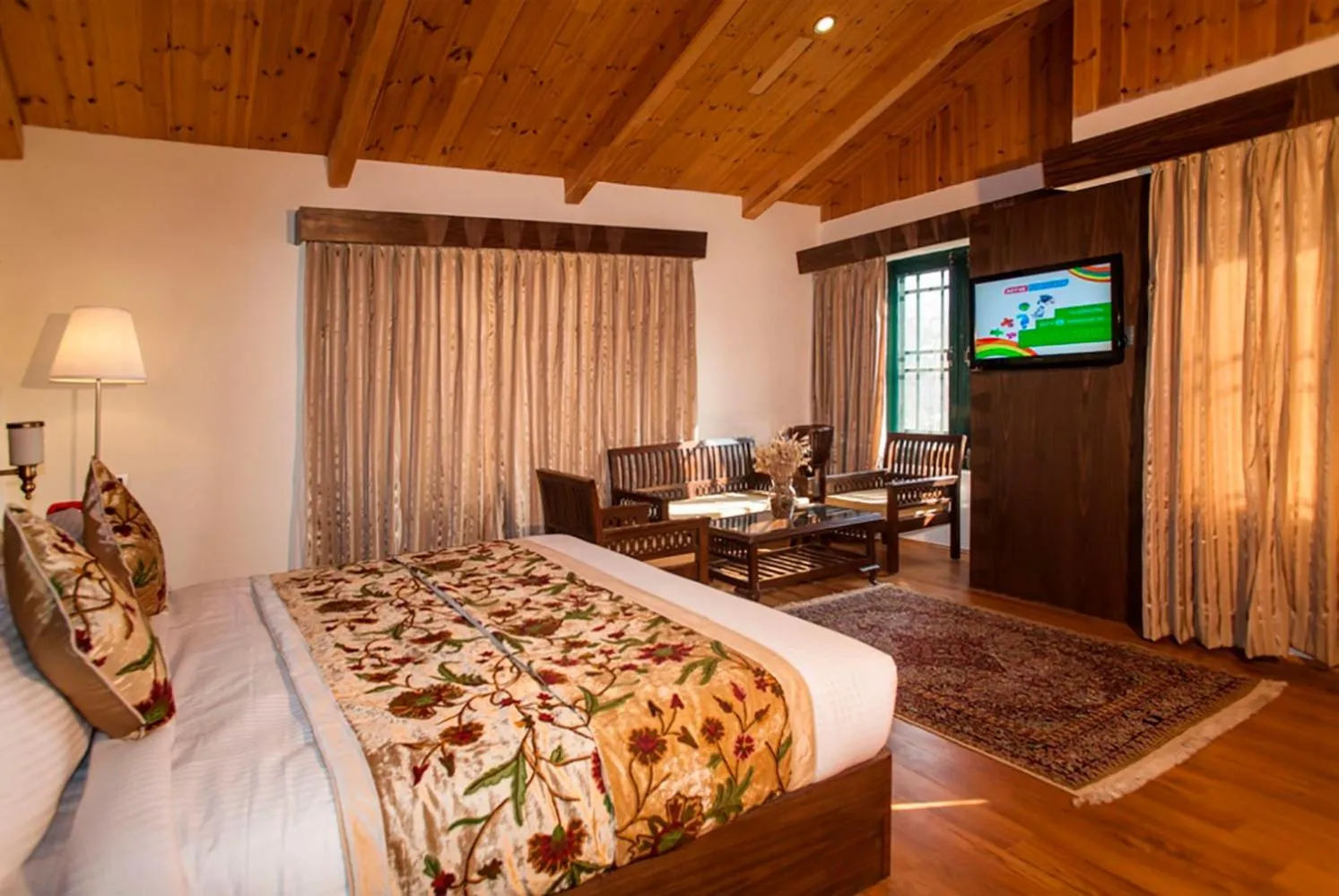 Photo of the whole room, Bed in Lemon Tree Hotel Srinagar