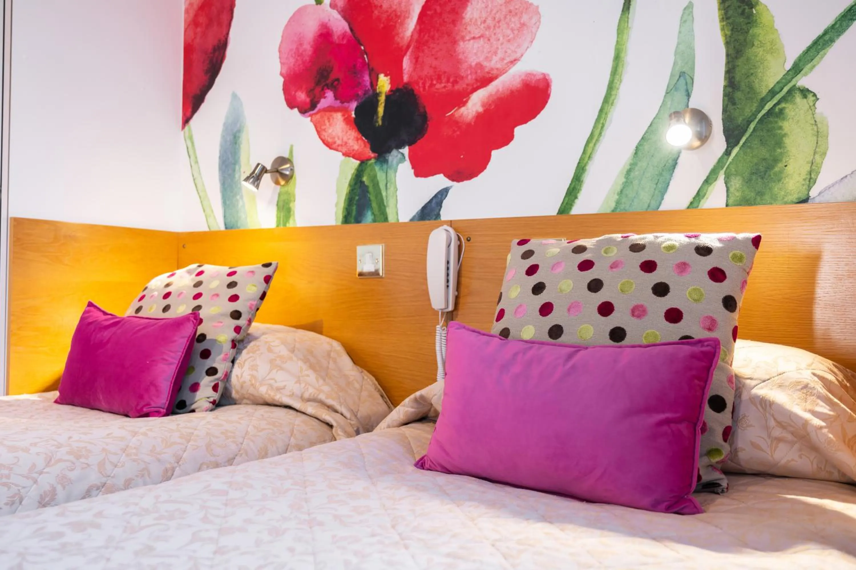 Bedroom, Bed in Park Manor Hotel