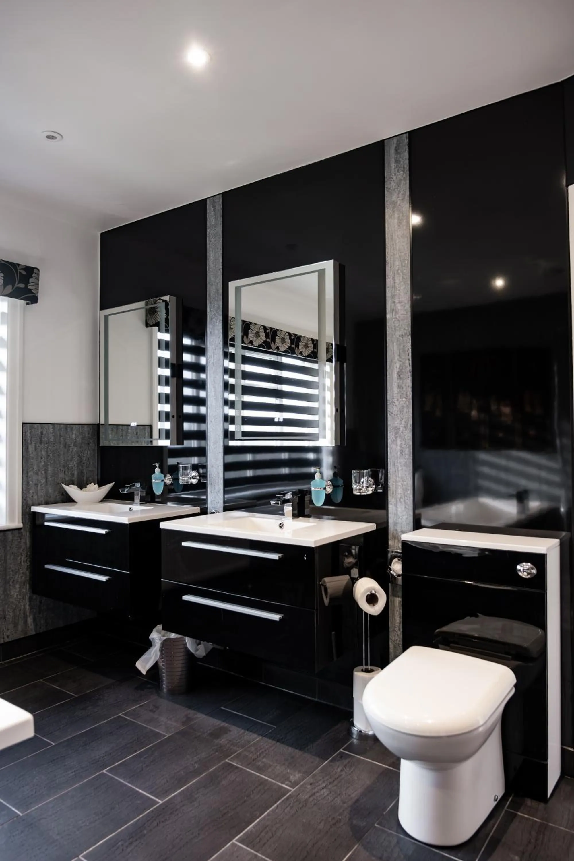 Bathroom in Park Manor Hotel