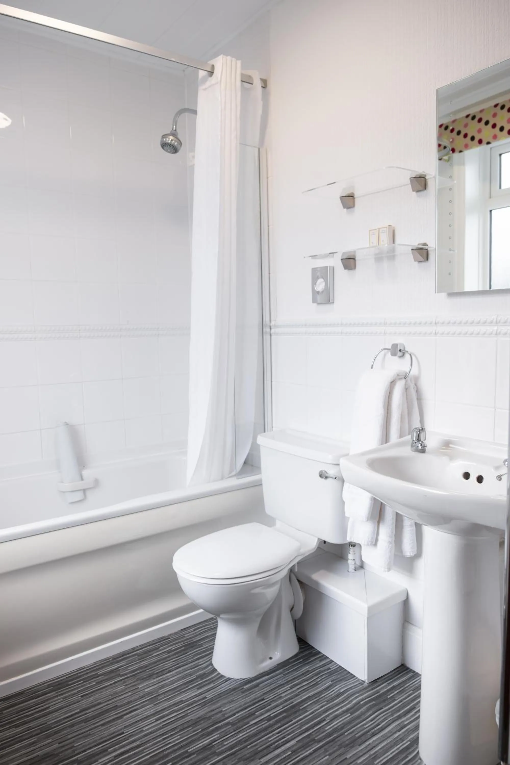 Bathroom in Park Manor Hotel