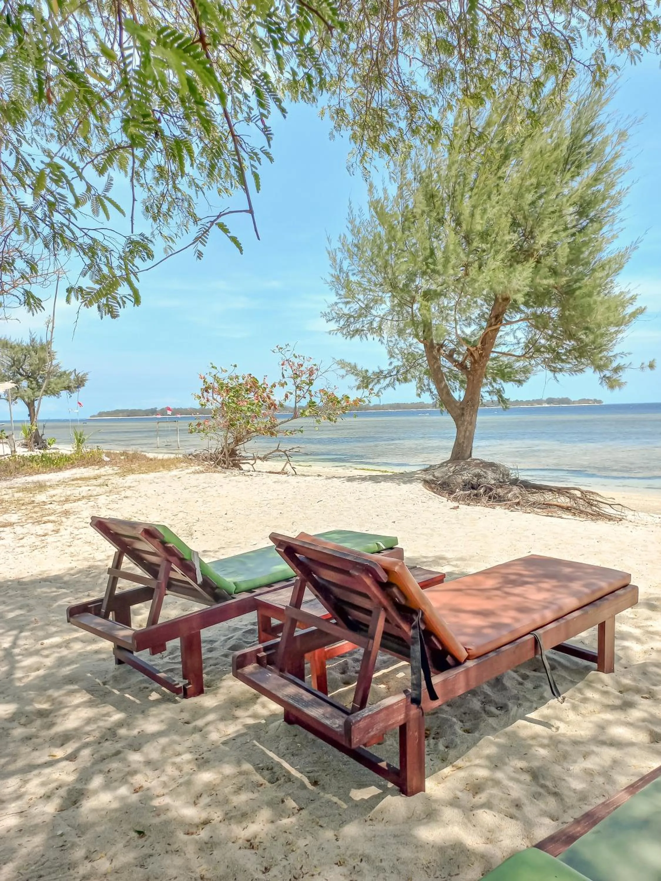 sunbed in Nusa Indah Bungalows