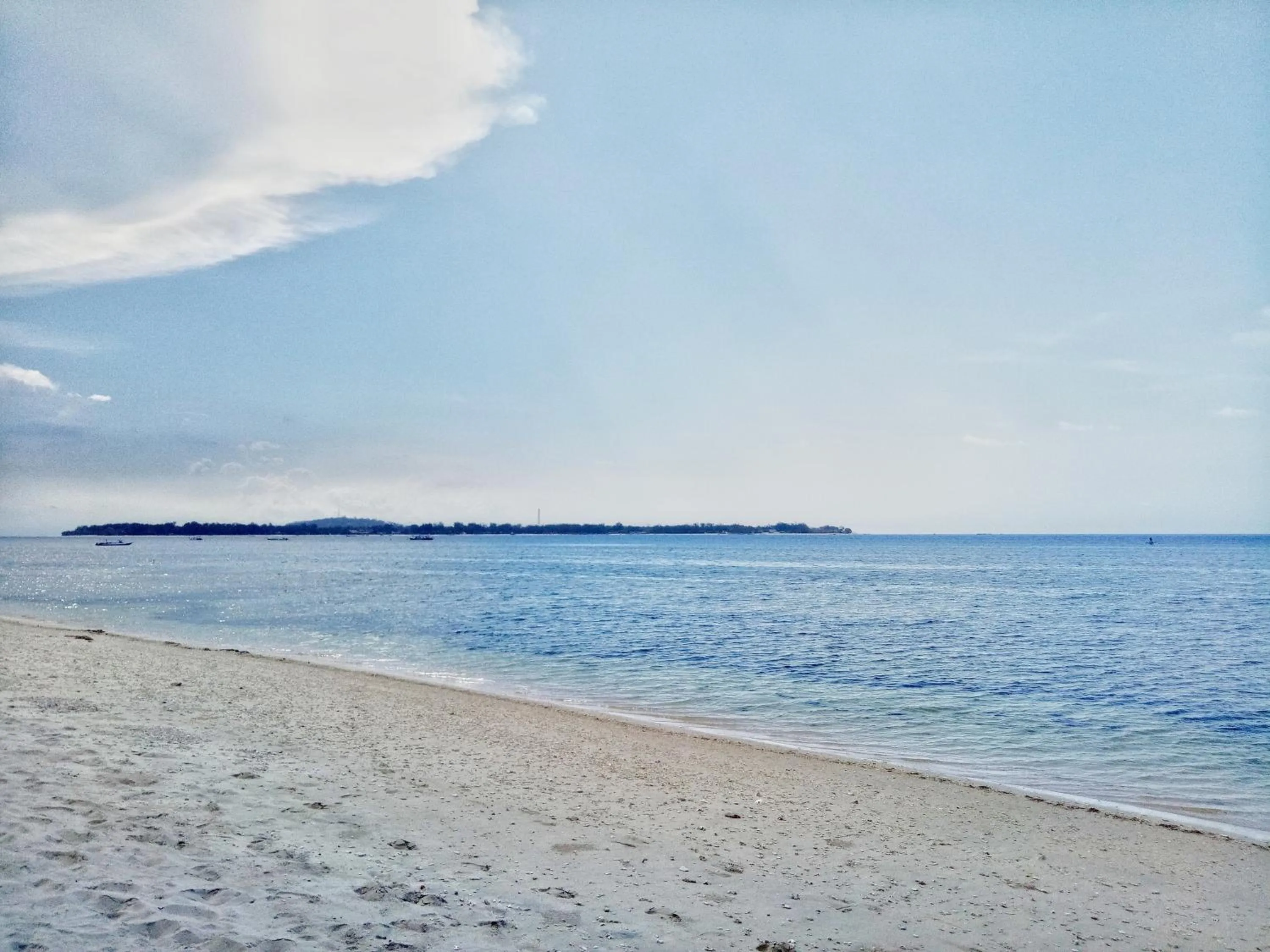 Communal lounge/ TV room in Nusa Indah Bungalows