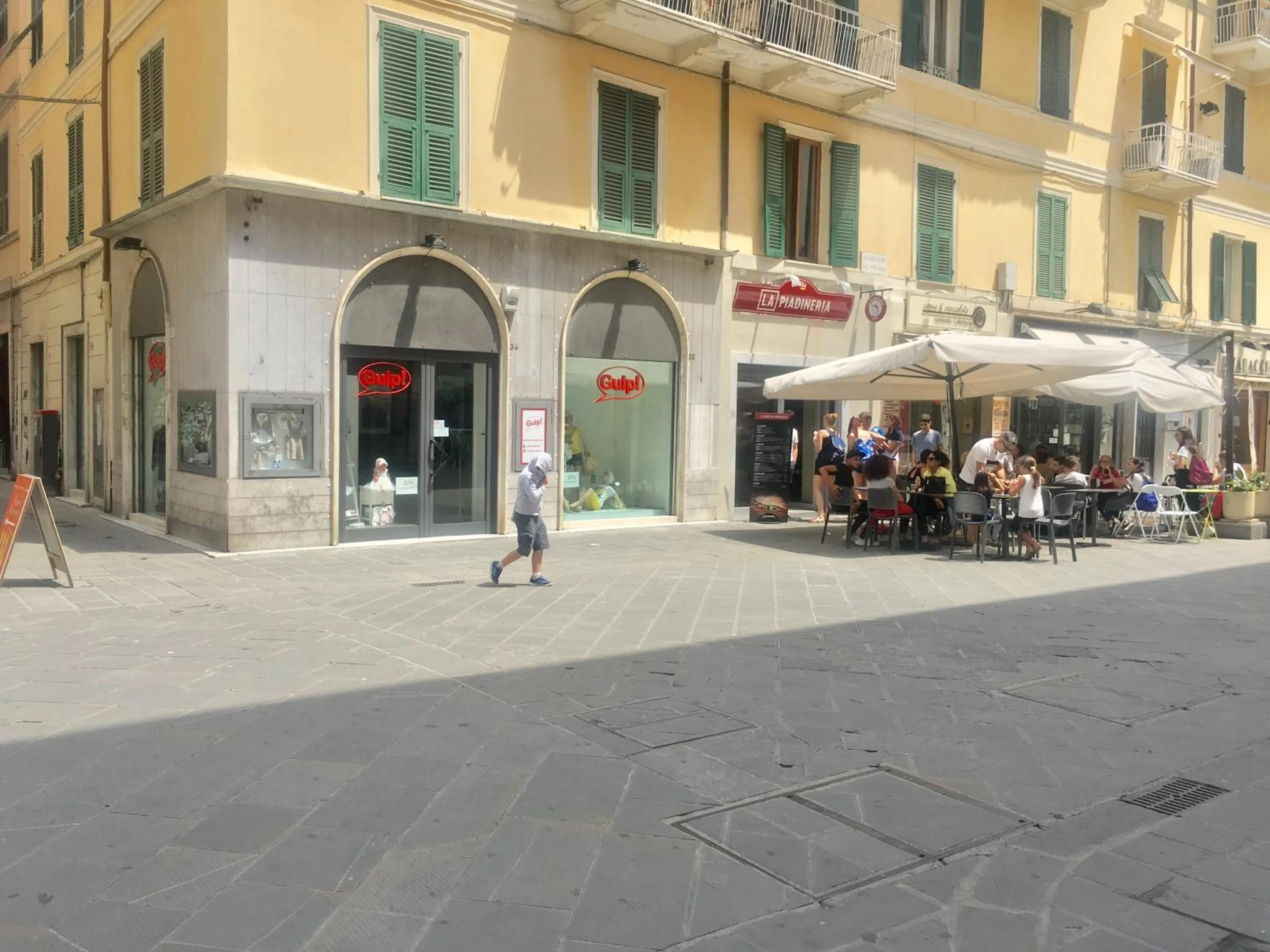 Restaurant/places to eat in Cavallotti 21