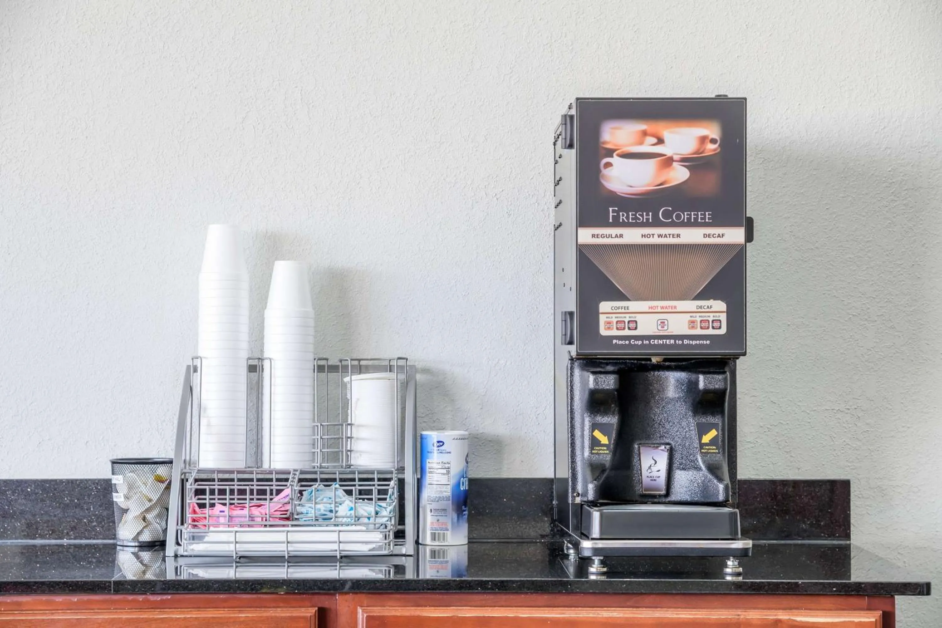 Restaurant/places to eat in Super 8 by Wyndham Forsyth