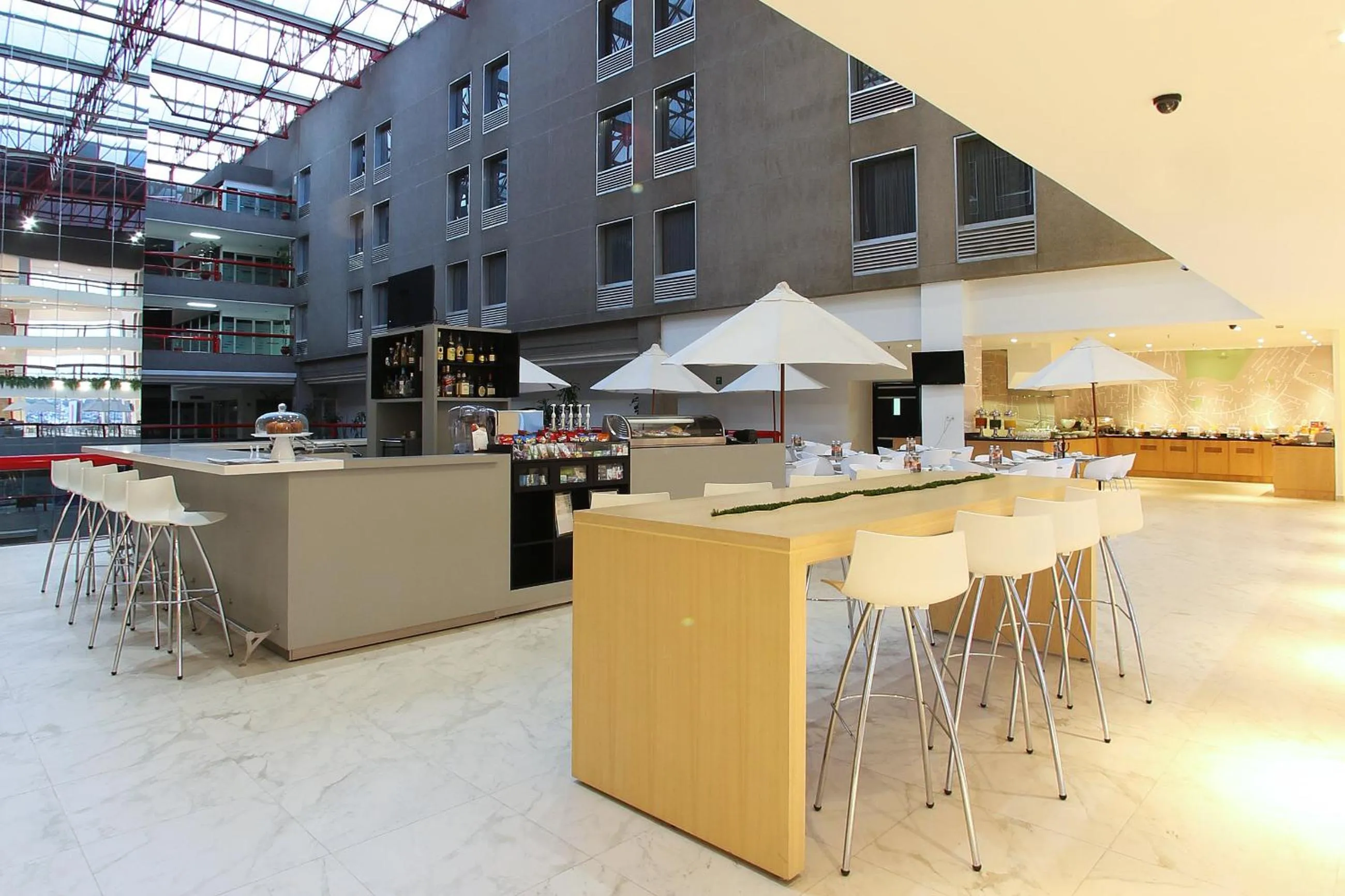 Restaurant/places to eat in Fiesta Inn Tlalnepantla