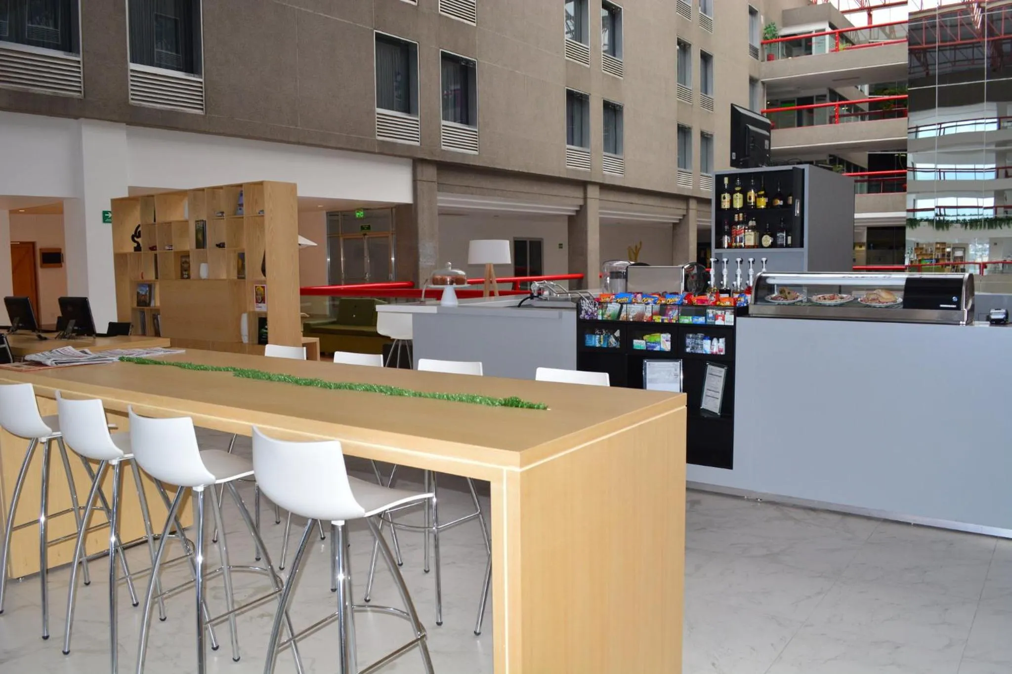 Lounge or bar in Fiesta Inn Tlalnepantla