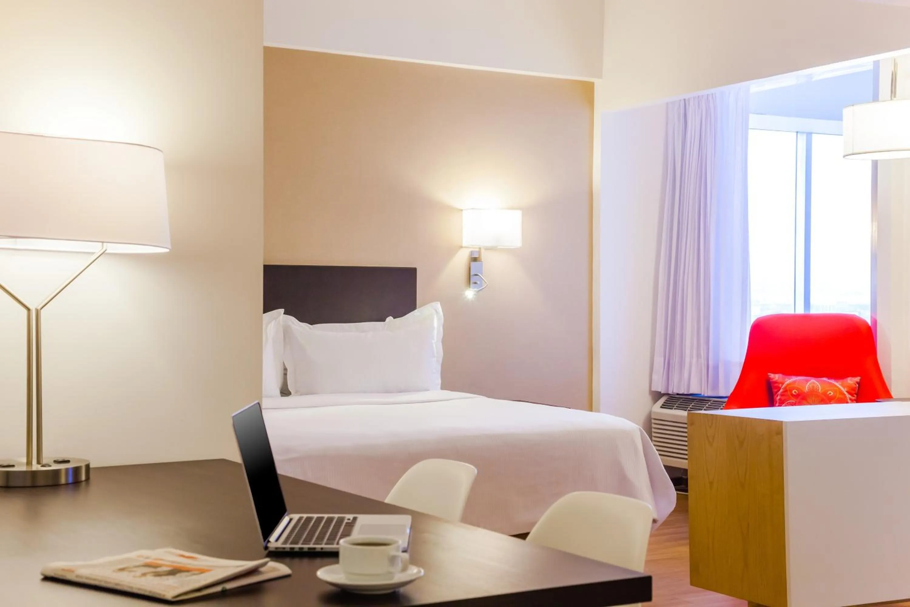 Photo of the whole room, Bed in Fiesta Inn Tlalnepantla