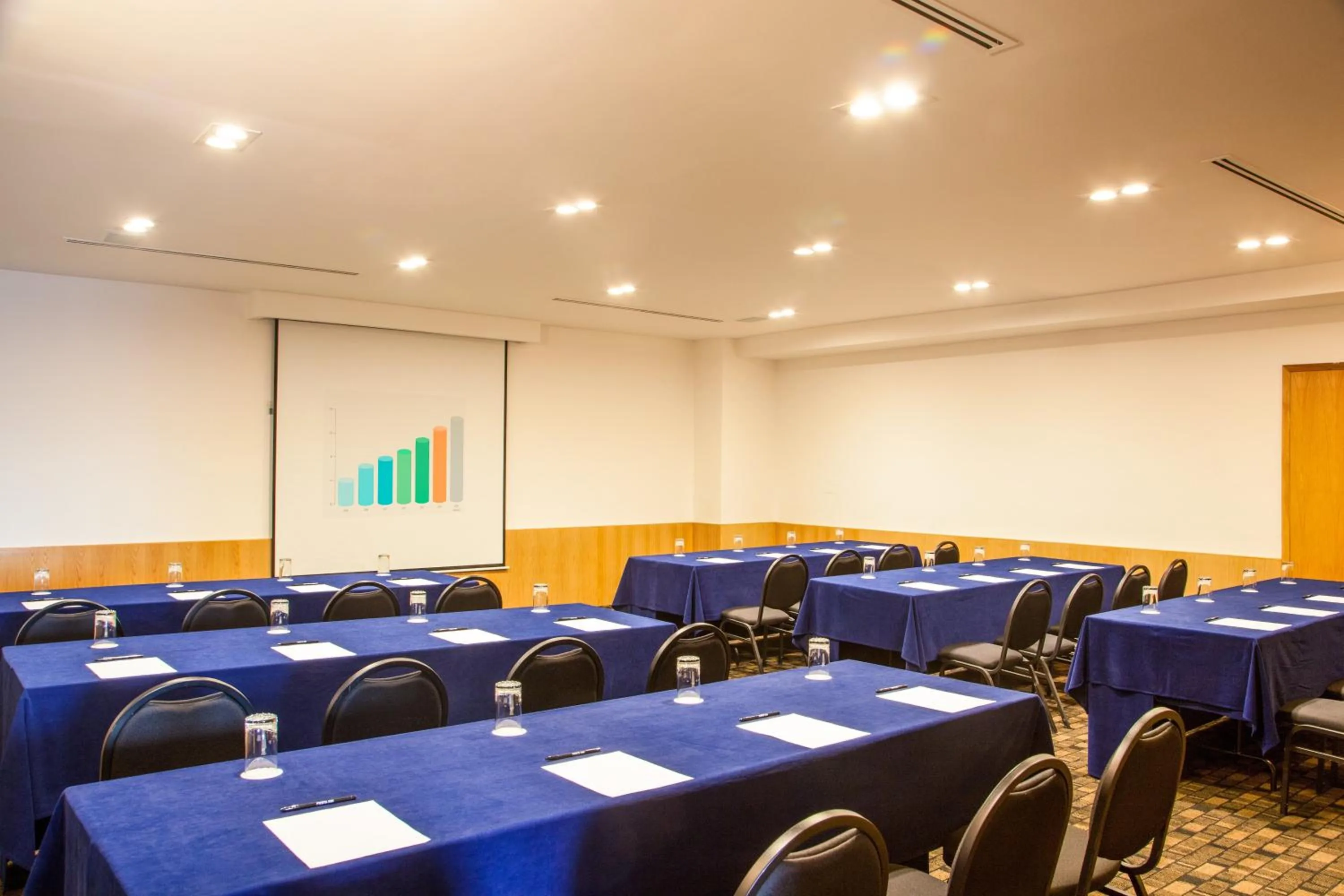 Meeting/conference room in Fiesta Inn Tlalnepantla
