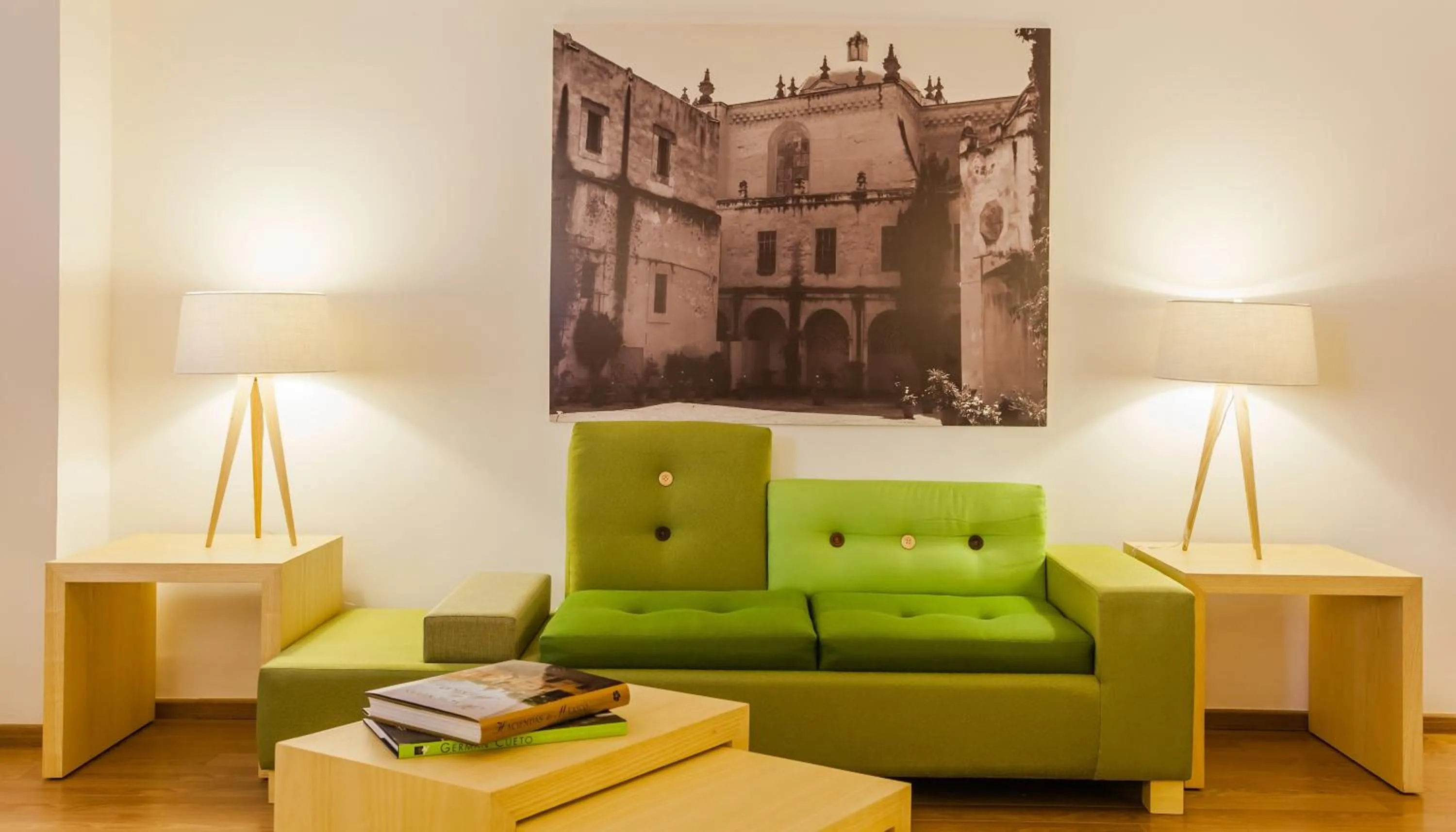 Photo of the whole room in Fiesta Inn Tlalnepantla