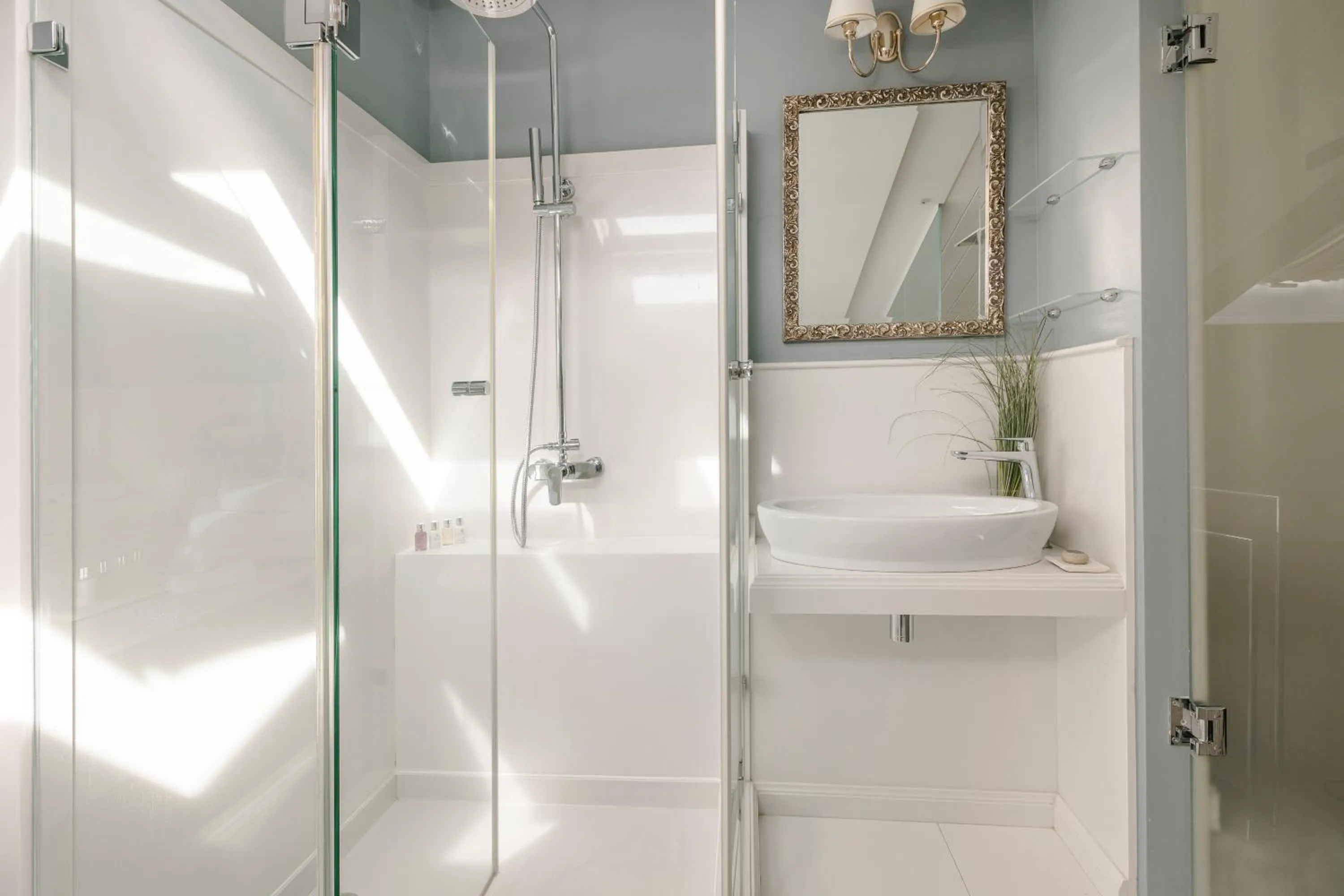 Shower in Noble Suites