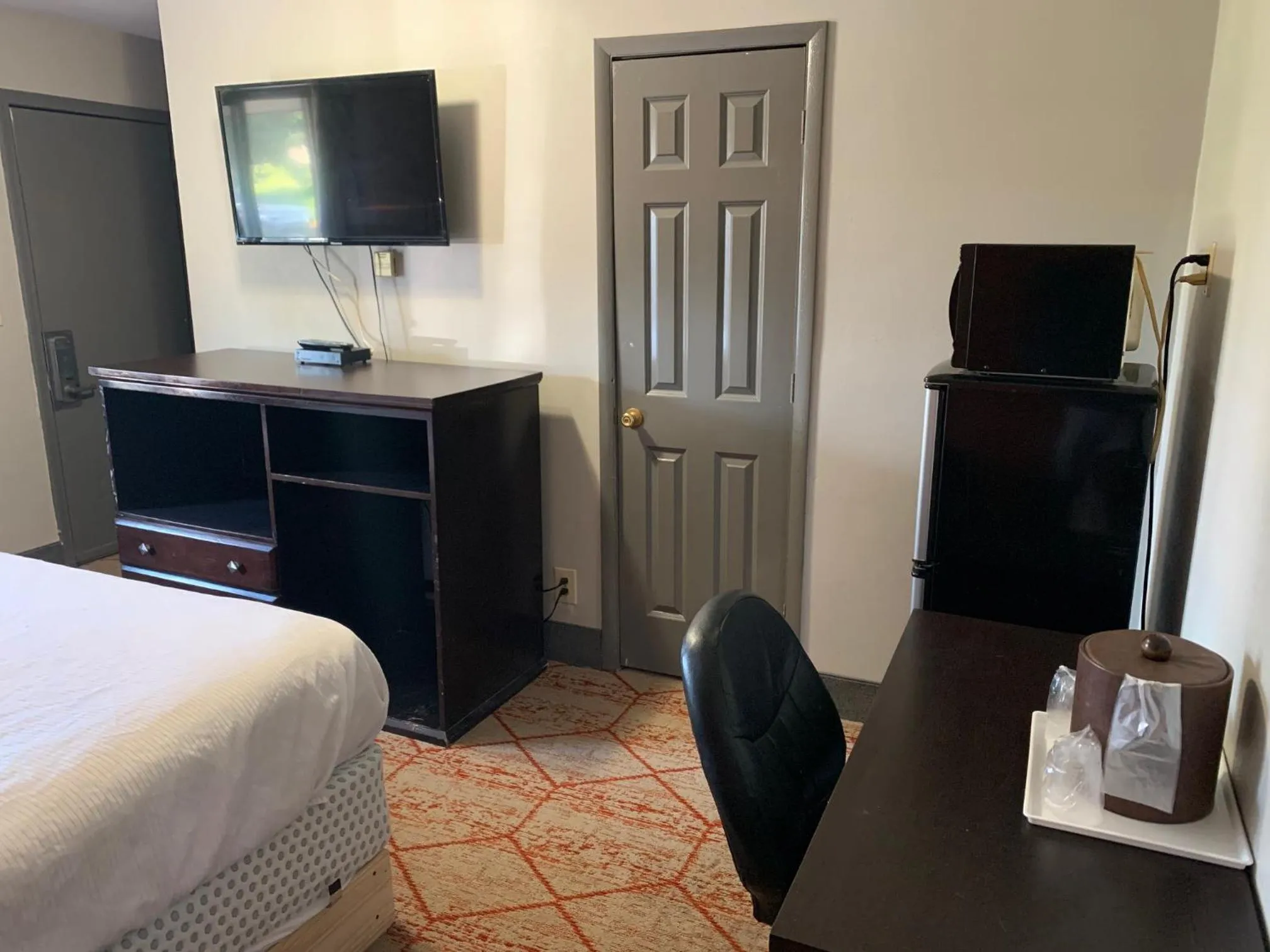 Bed in Stadium View Inn