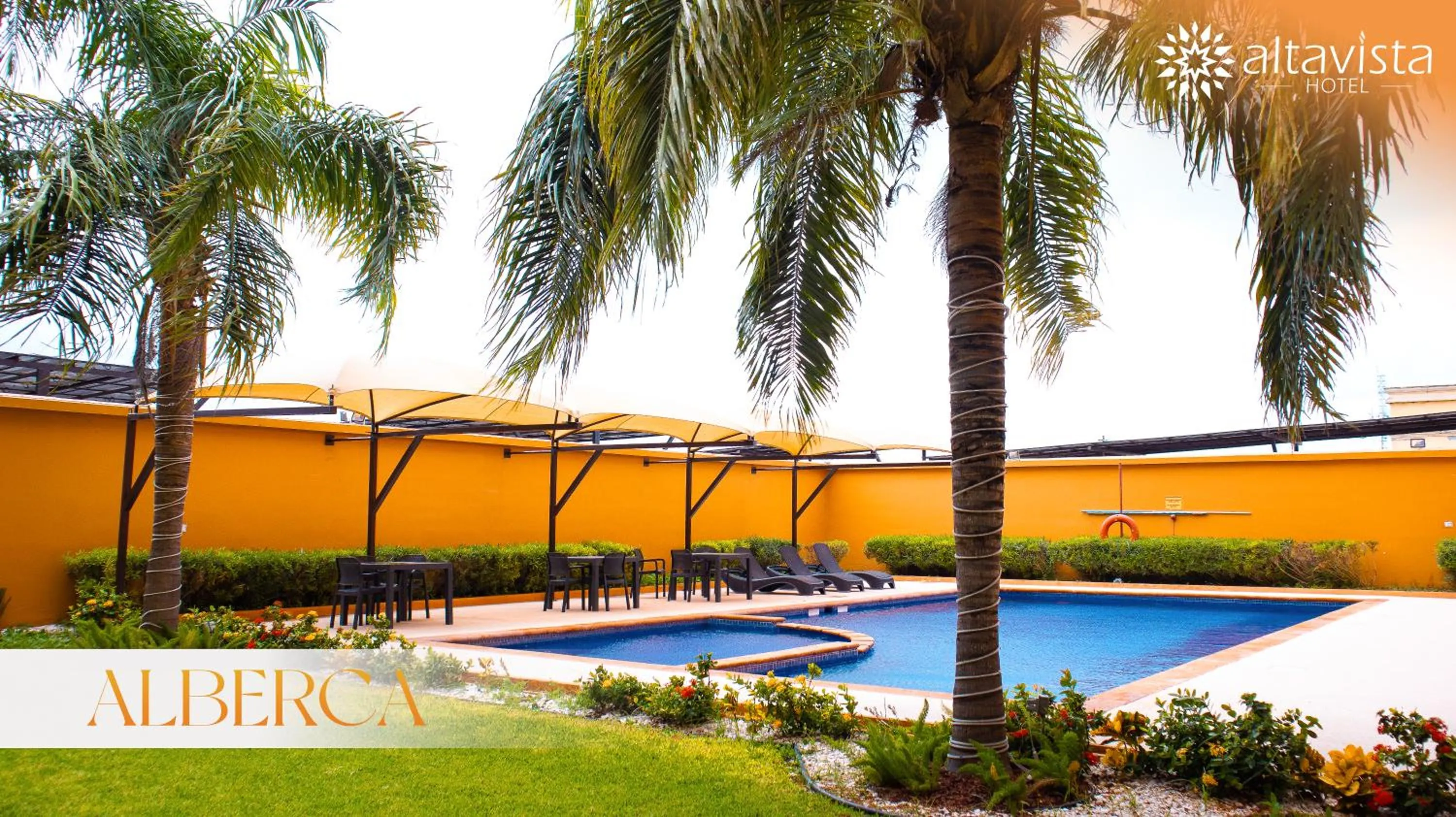 Swimming pool in Altavista Hotel