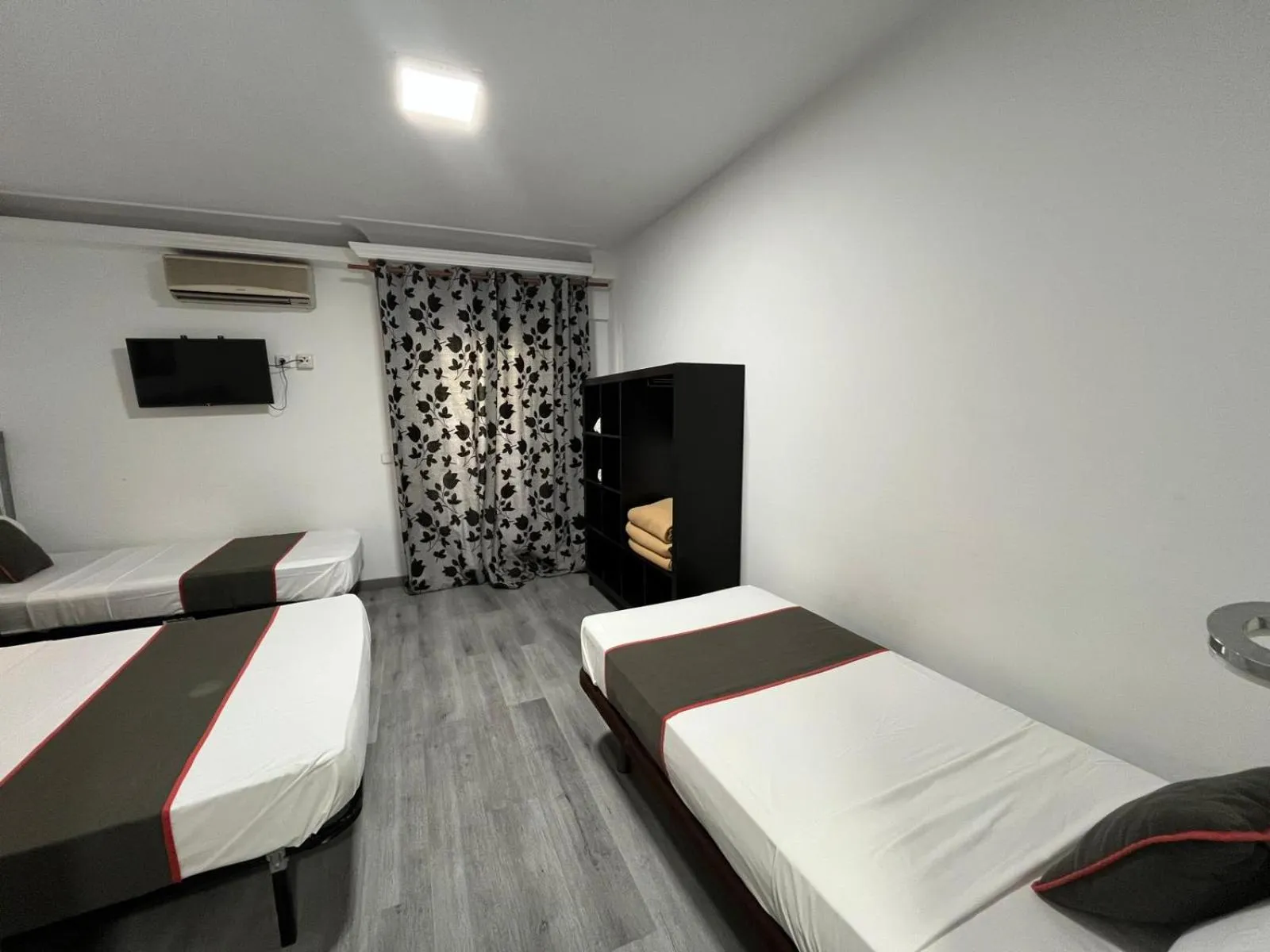 Shower, Bed in Hello Feria