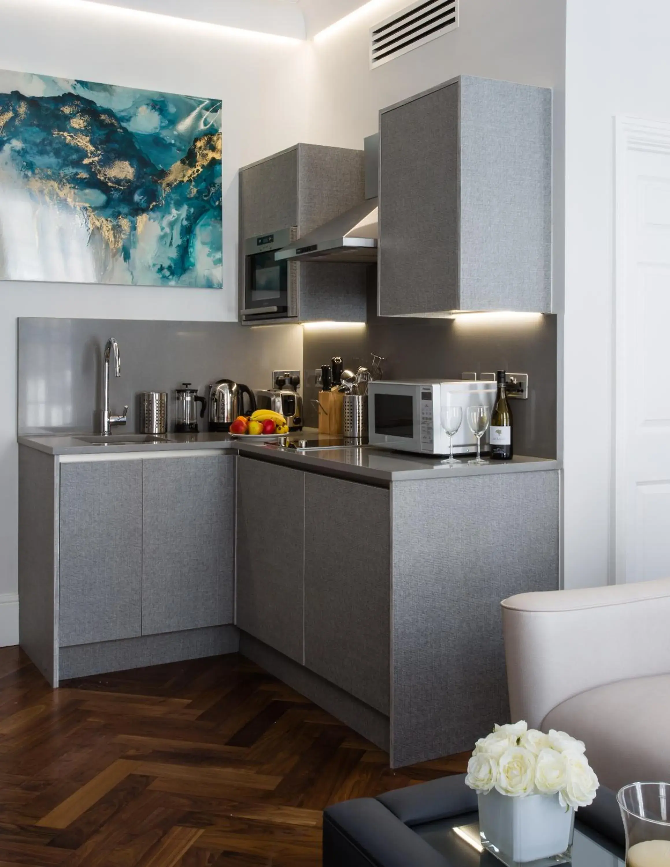 Studio Apartment in Baker Street by Viridian Apartments Studio Apartment in Baker Street by Viridian Apartments