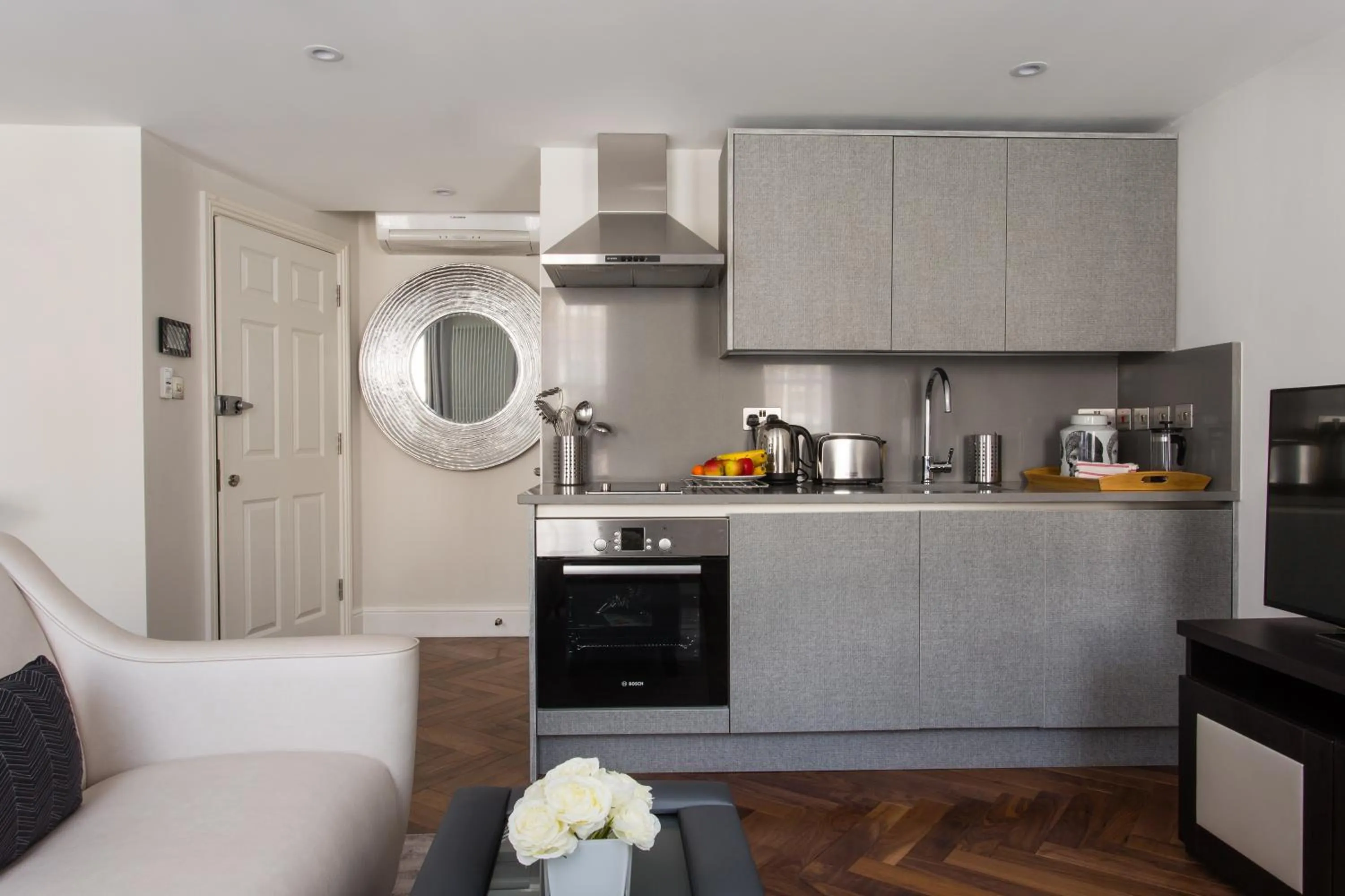 Kitchen or kitchenette in Baker Street by Viridian Apartments