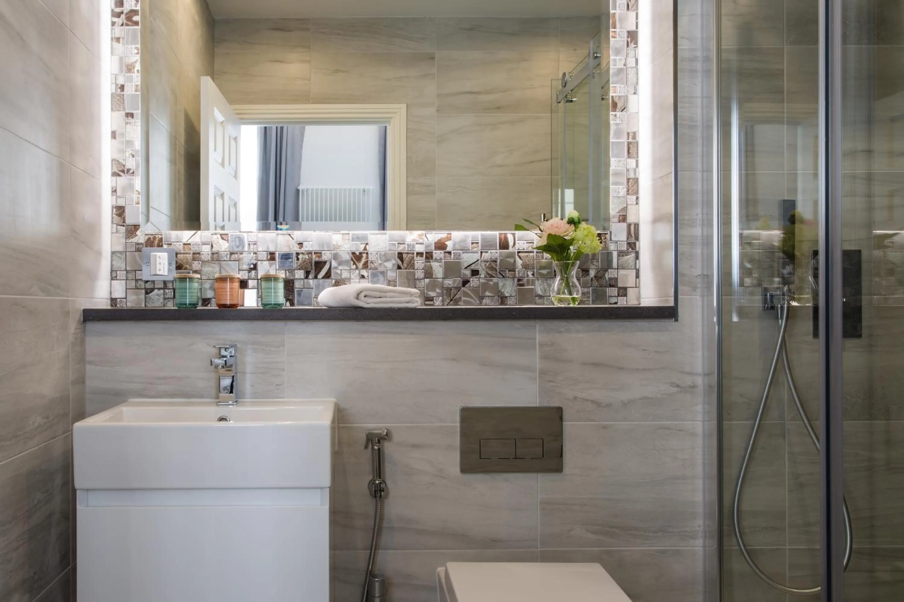 Bathroom in Baker Street by Viridian Apartments