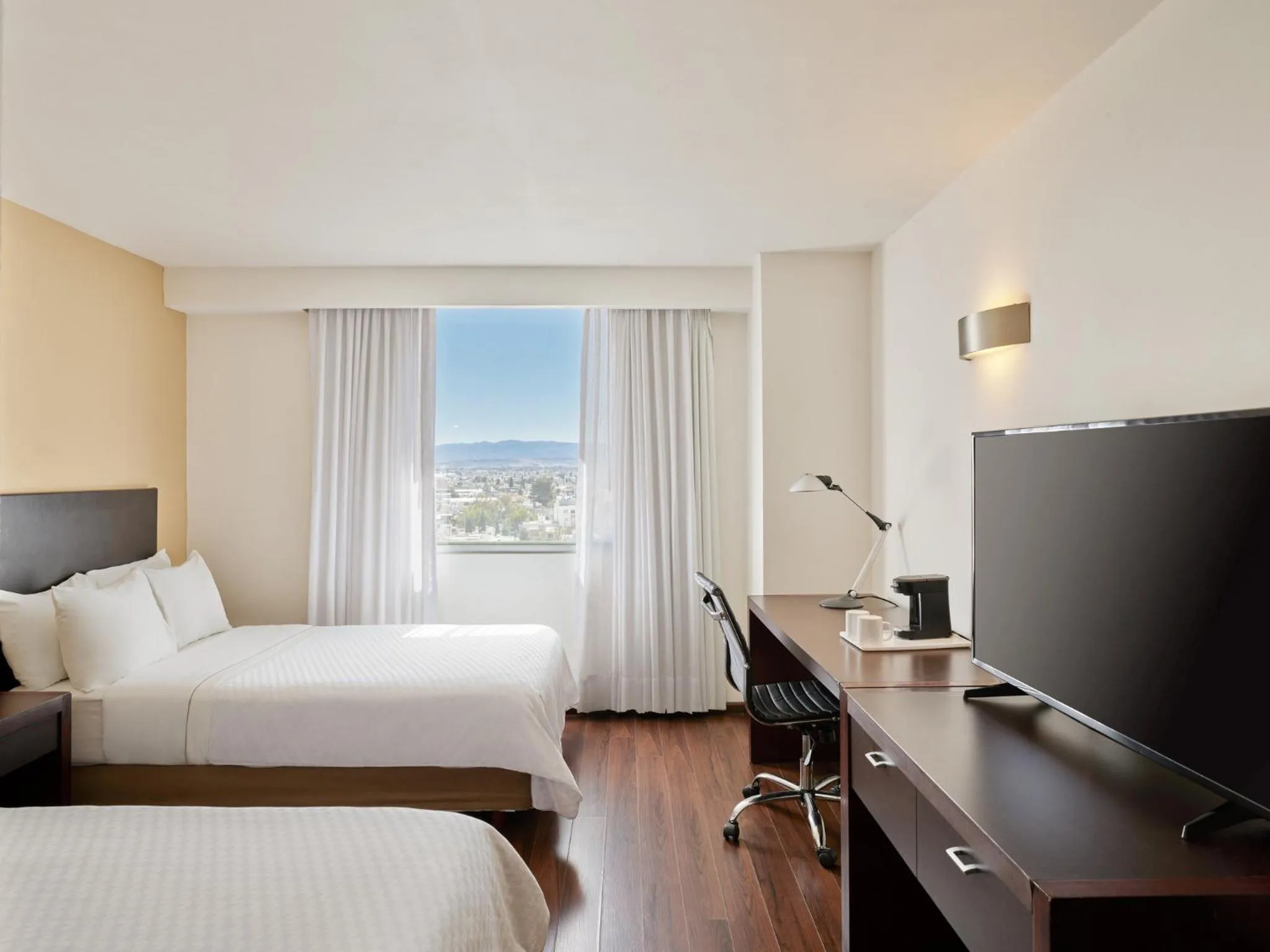 Photo of the whole room, Bed in Fiesta Inn Express Durango