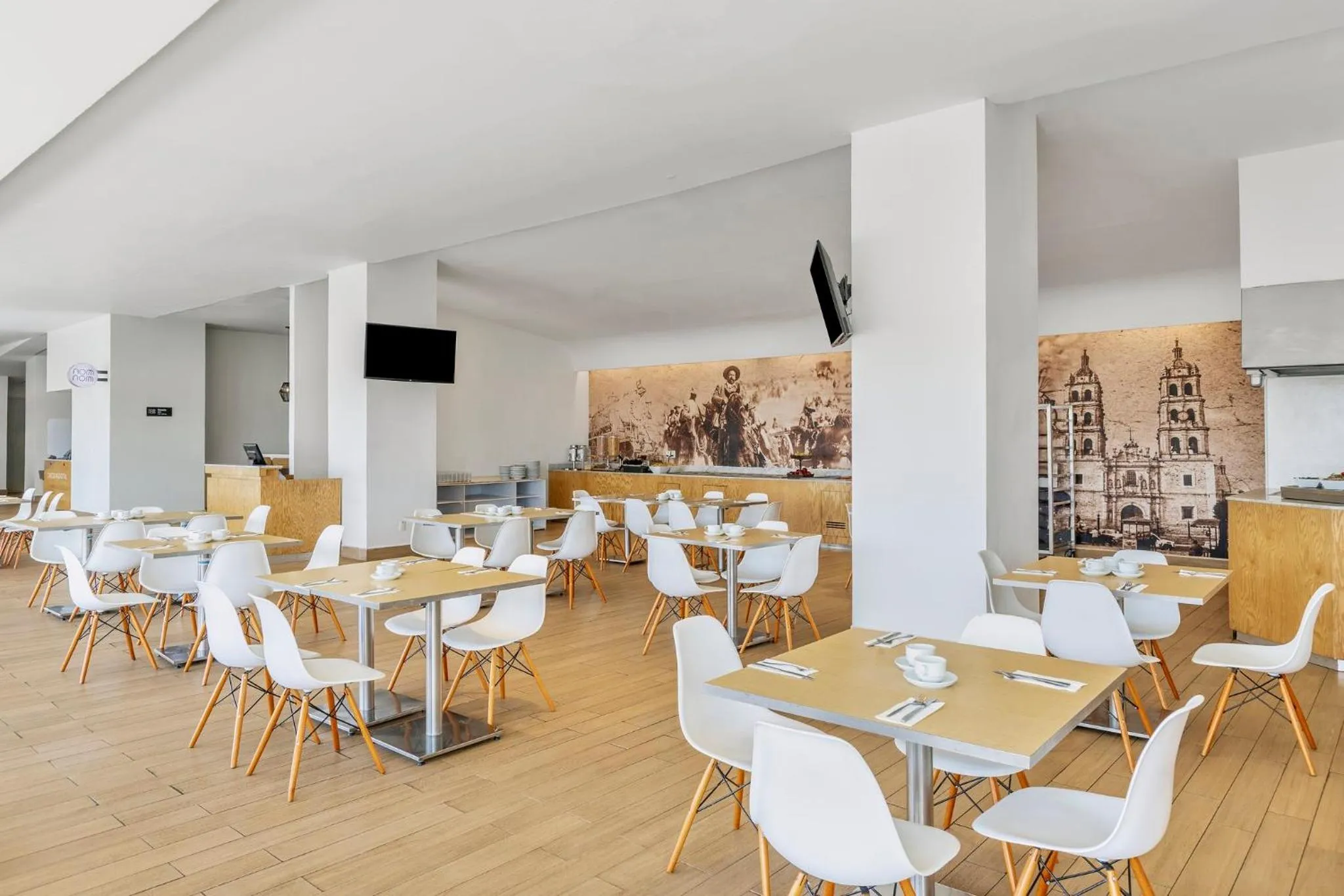 Restaurant/places to eat in Fiesta Inn Express Durango