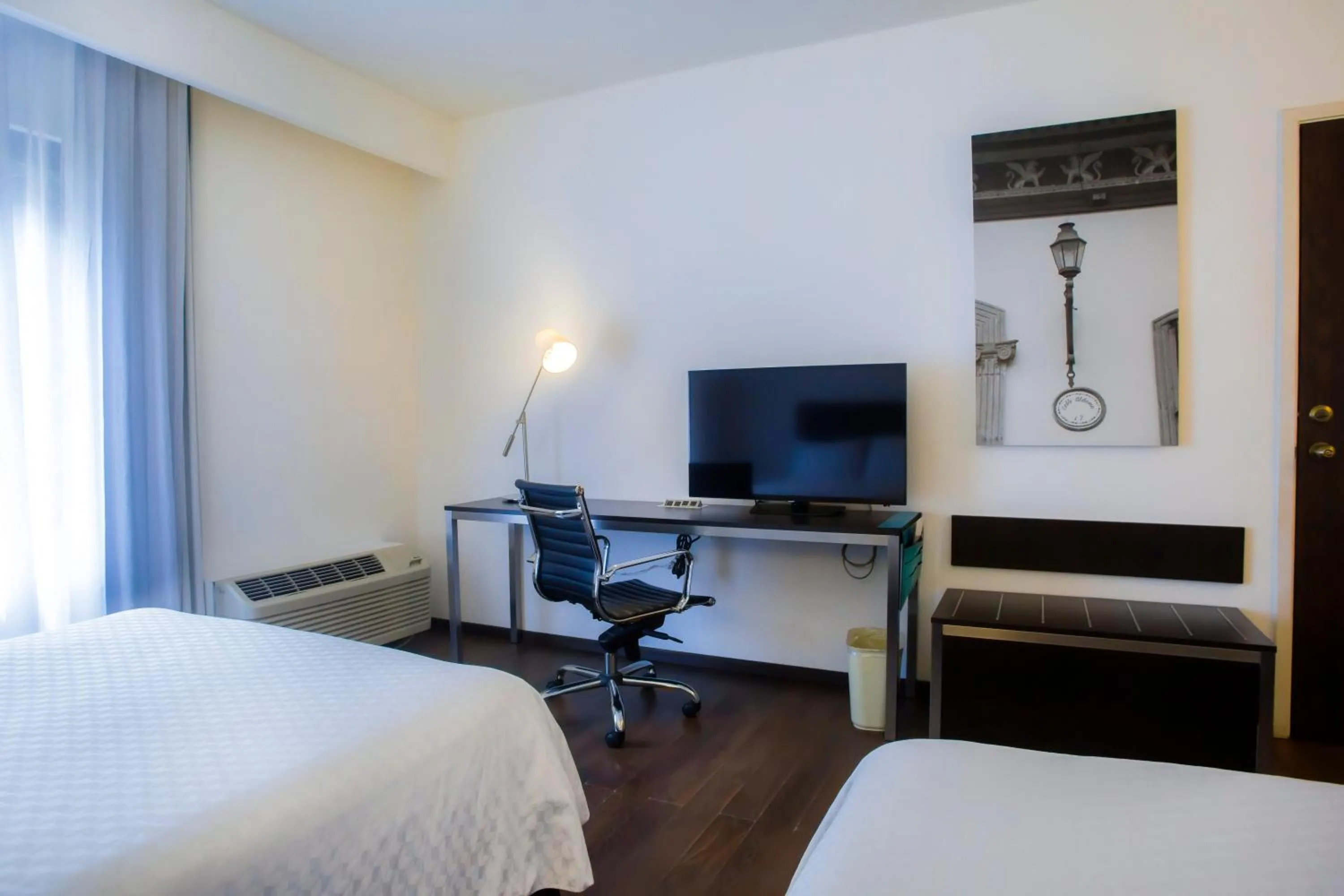 Bed in Fiesta Inn Xalapa