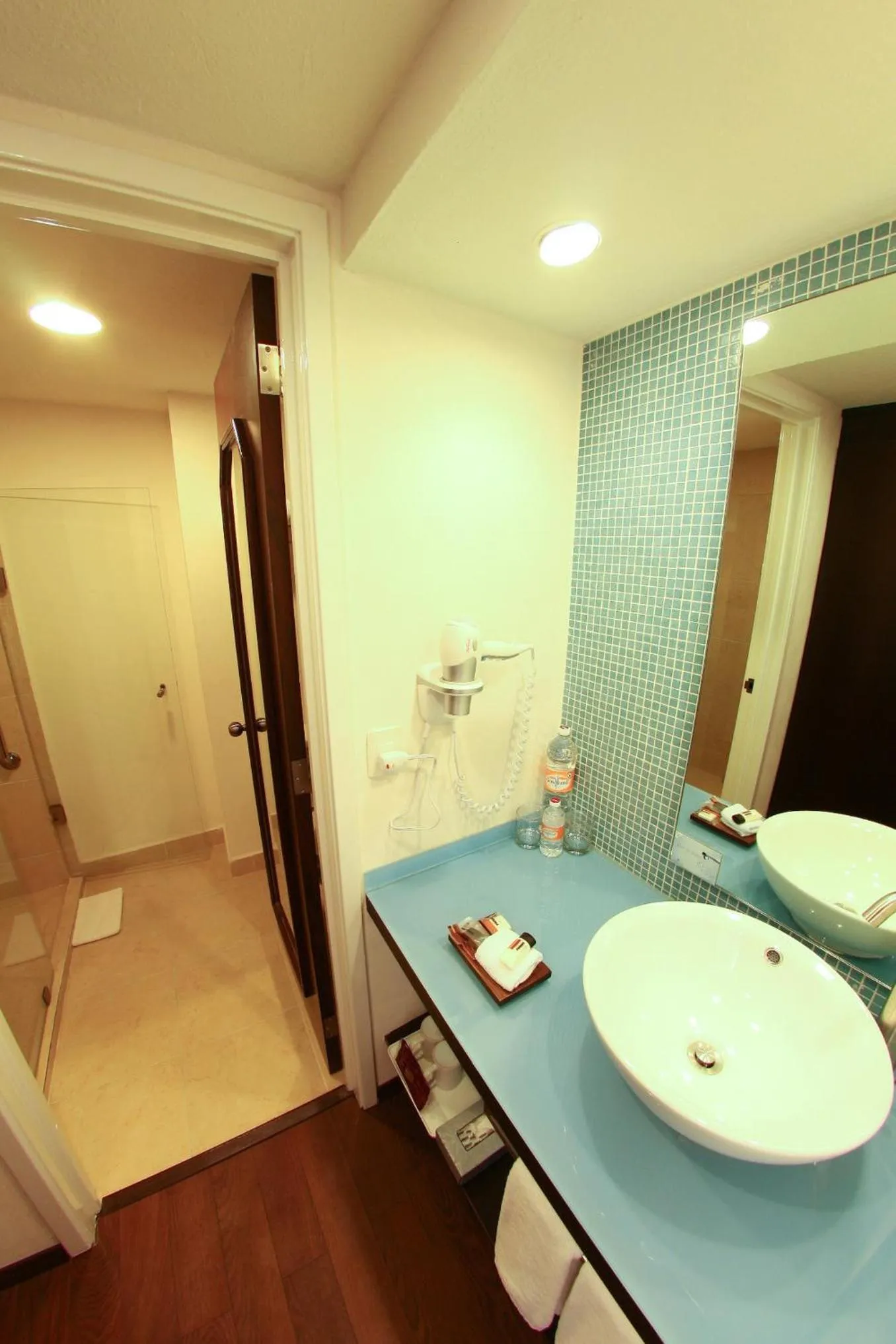 Photo of the whole room in Fiesta Inn Xalapa