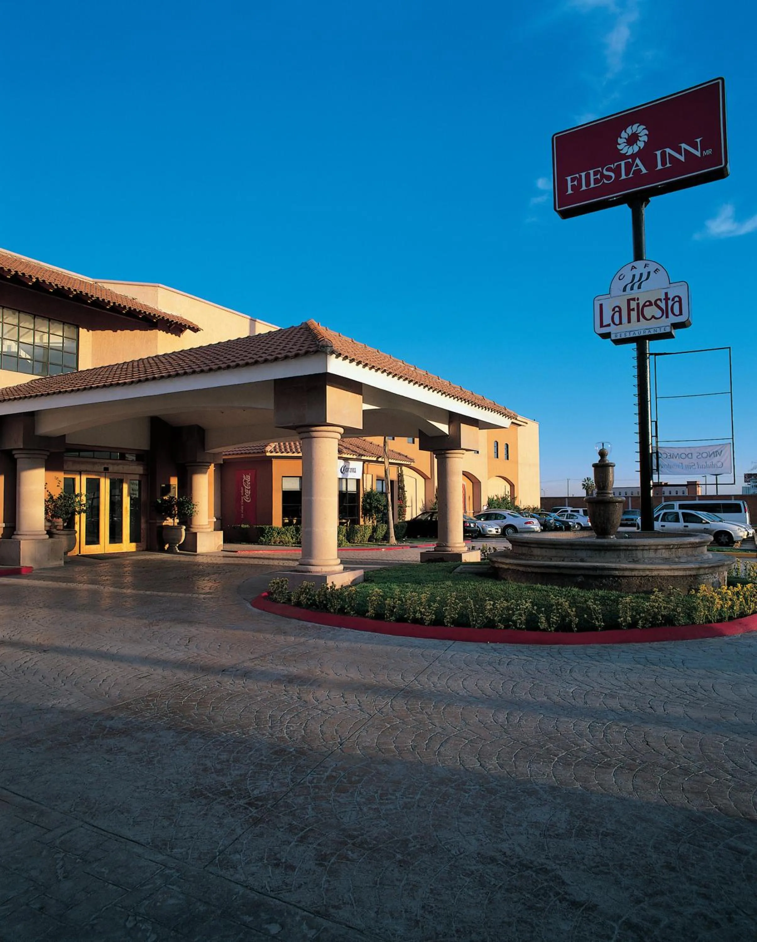 Property building in Fiesta Inn Saltillo