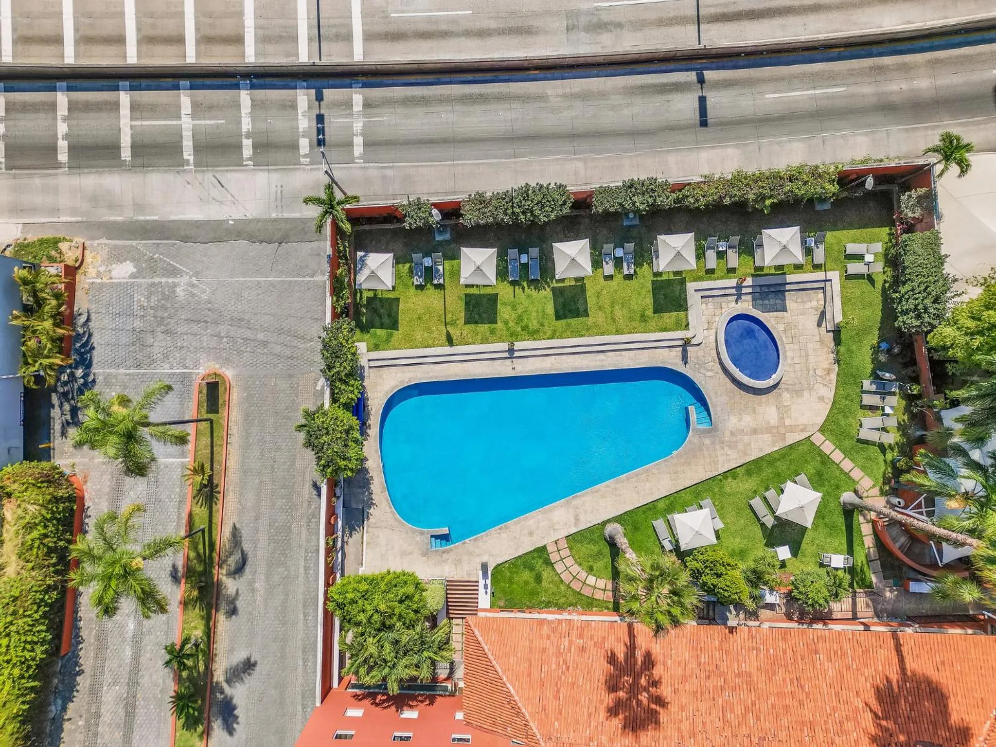 Swimming pool in Fiesta Inn Cuernavaca