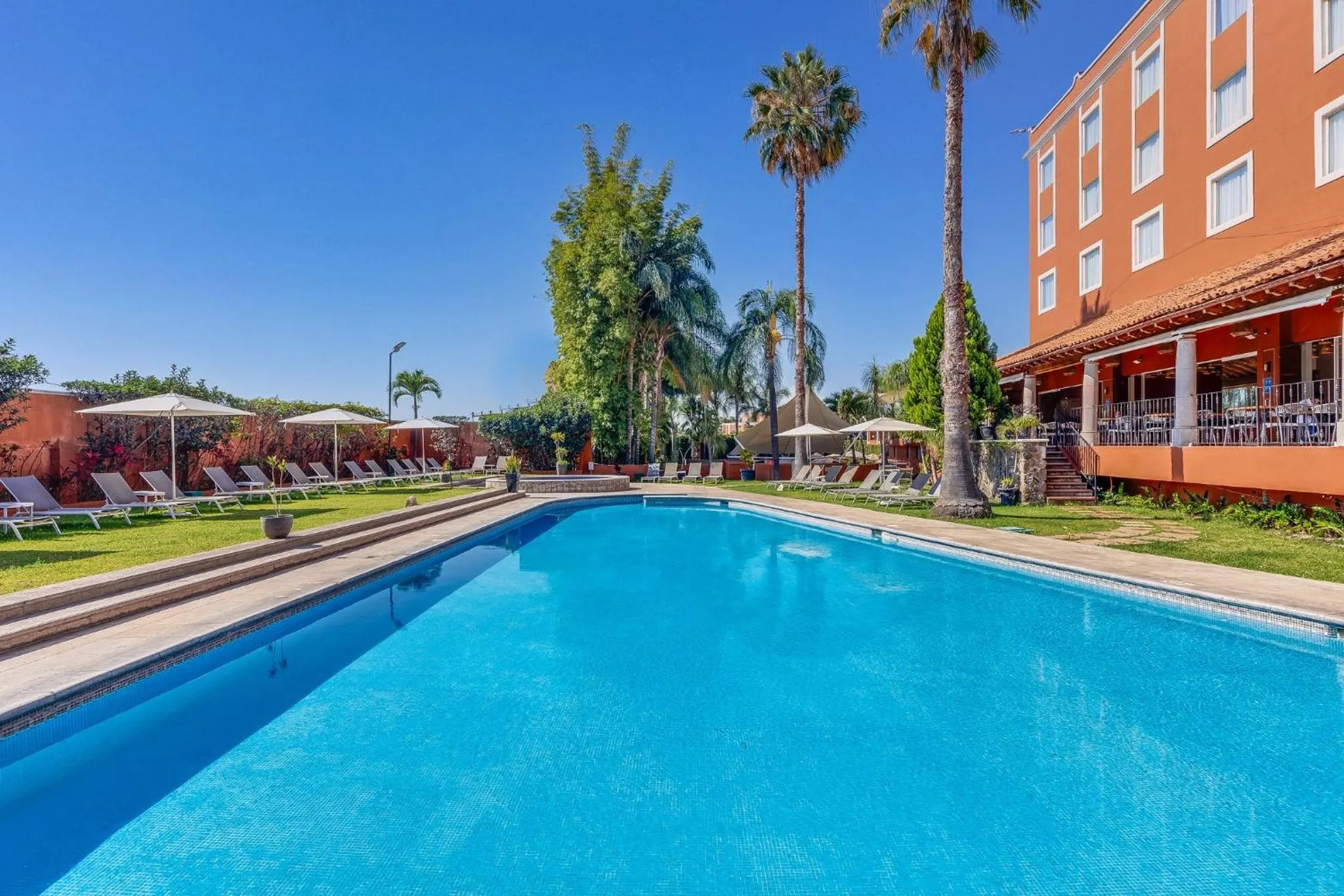 Facade/entrance in Fiesta Inn Cuernavaca