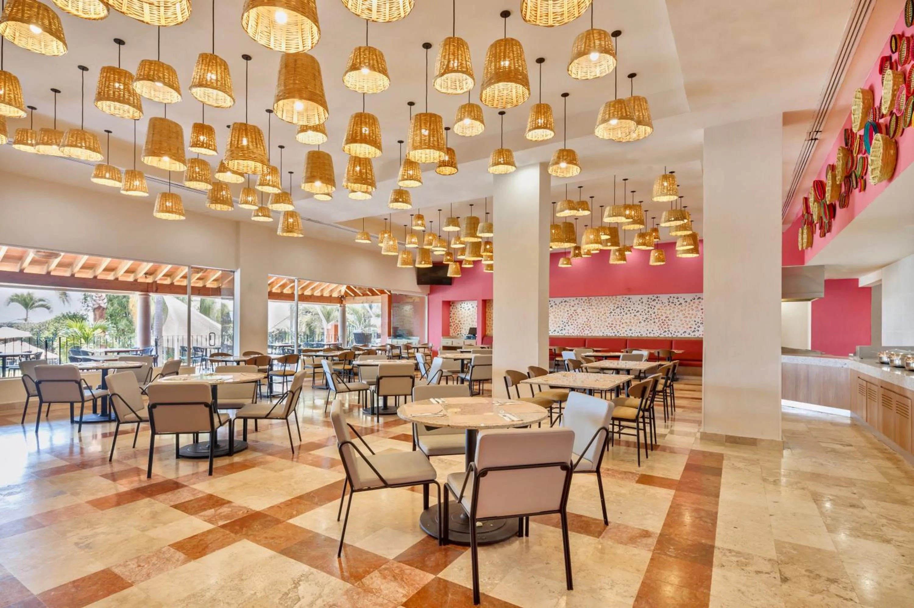 Restaurant/places to eat in Fiesta Inn Cuernavaca