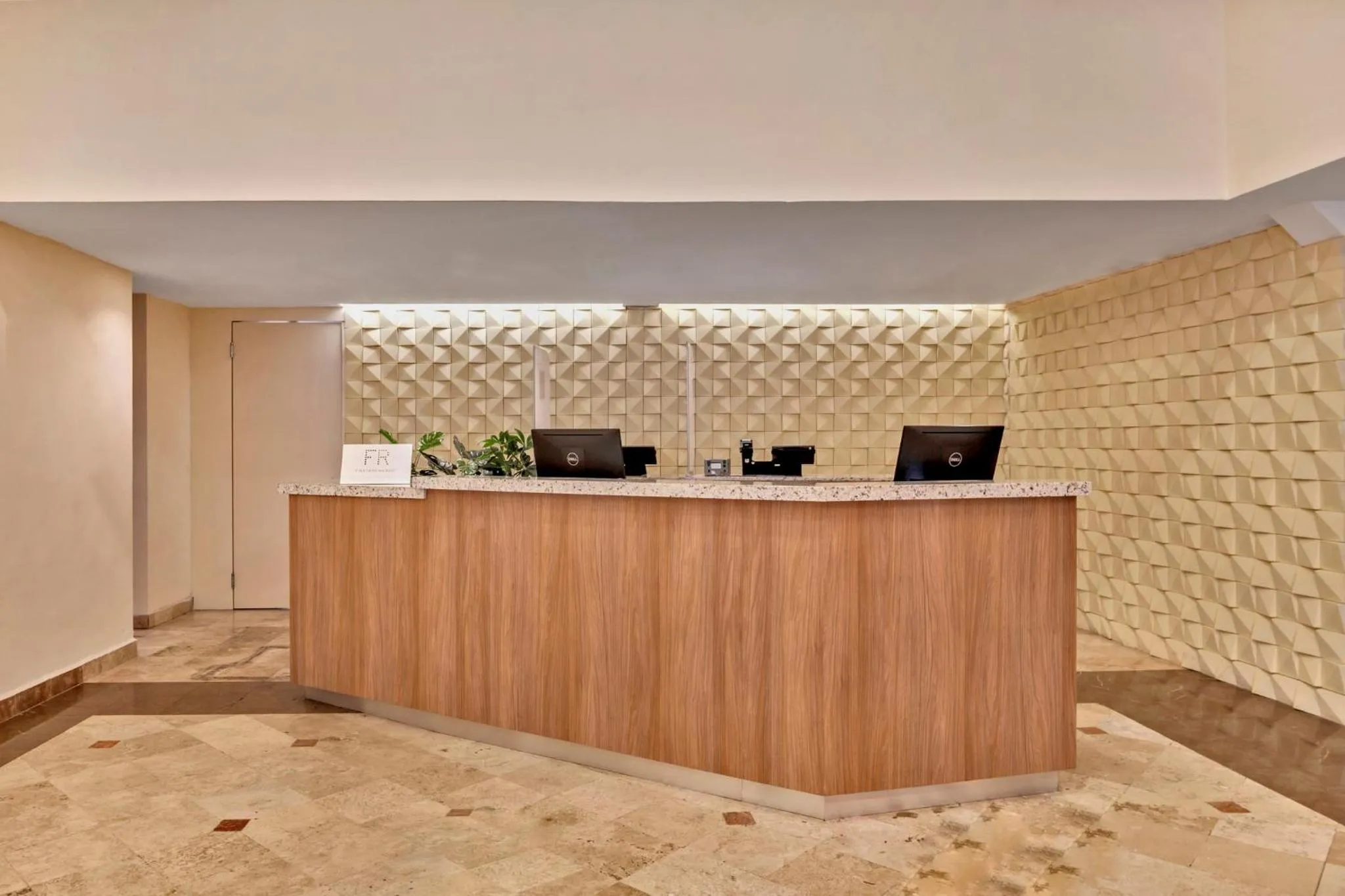 Restaurant/places to eat in Fiesta Inn Cuernavaca