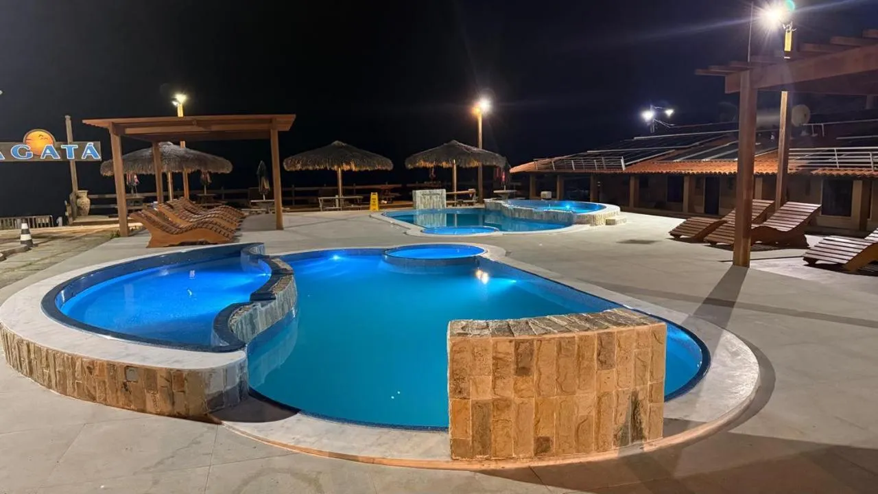 Swimming pool in Pousada Jagatá