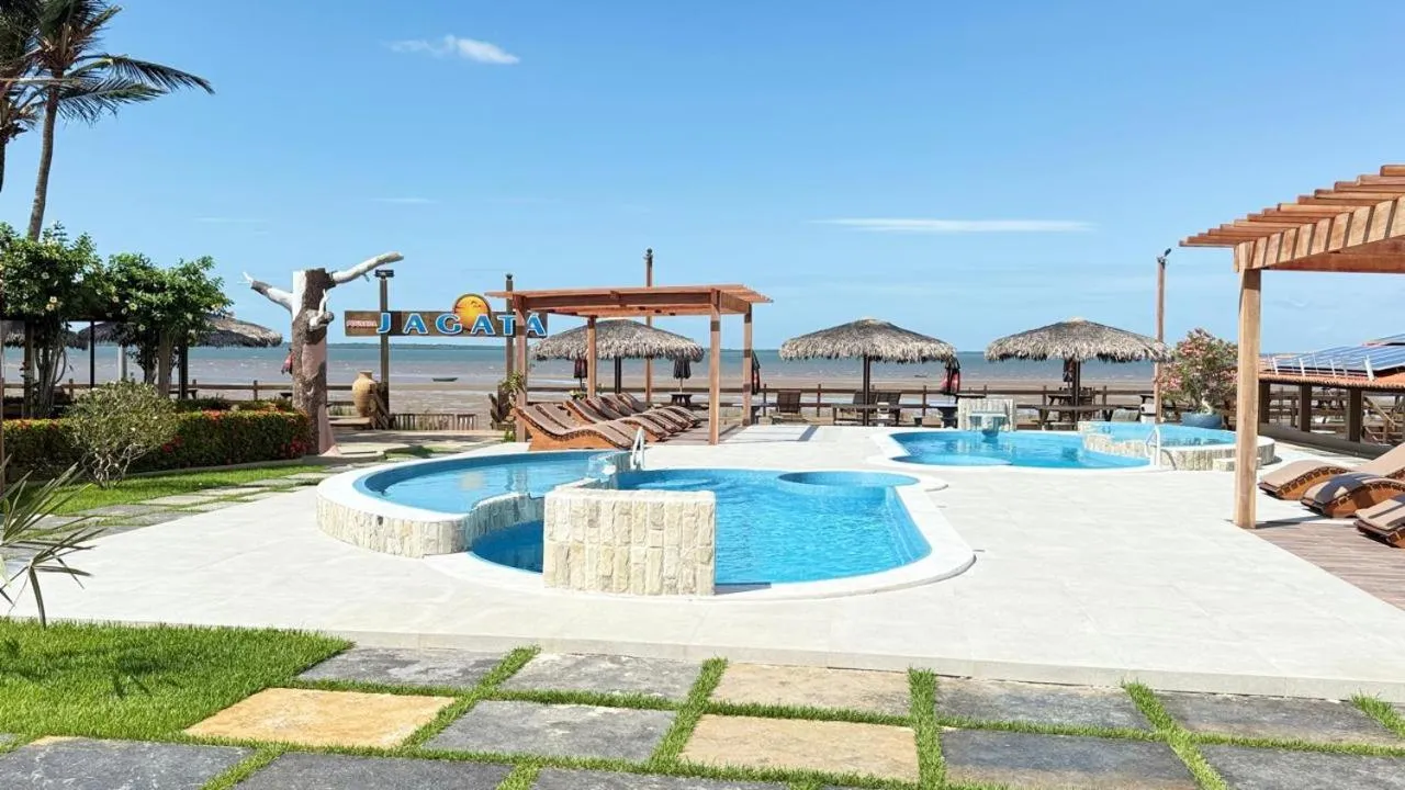 Swimming pool in Pousada Jagatá