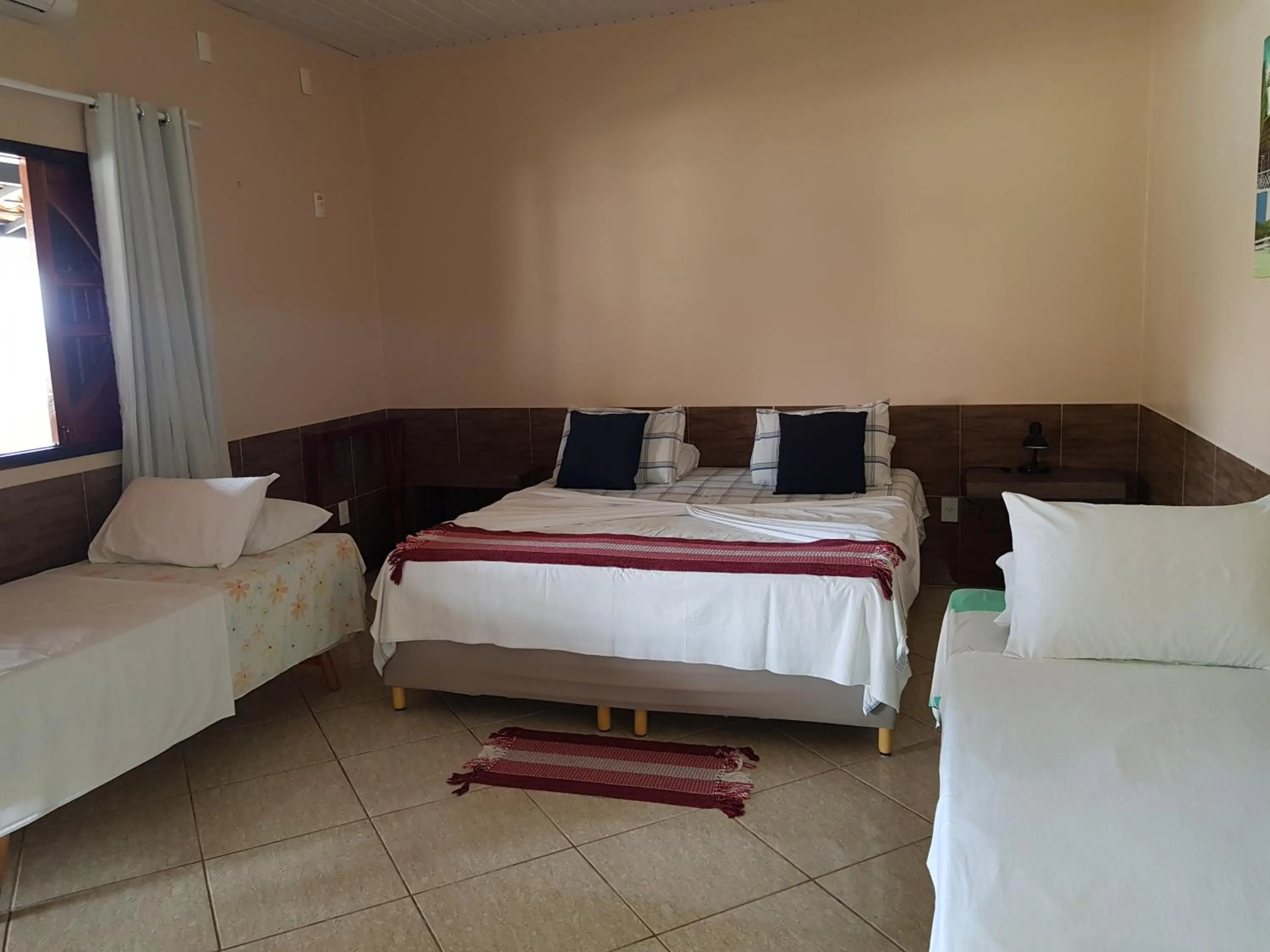 Photo of the whole room, Bed in Pousada Jagatá