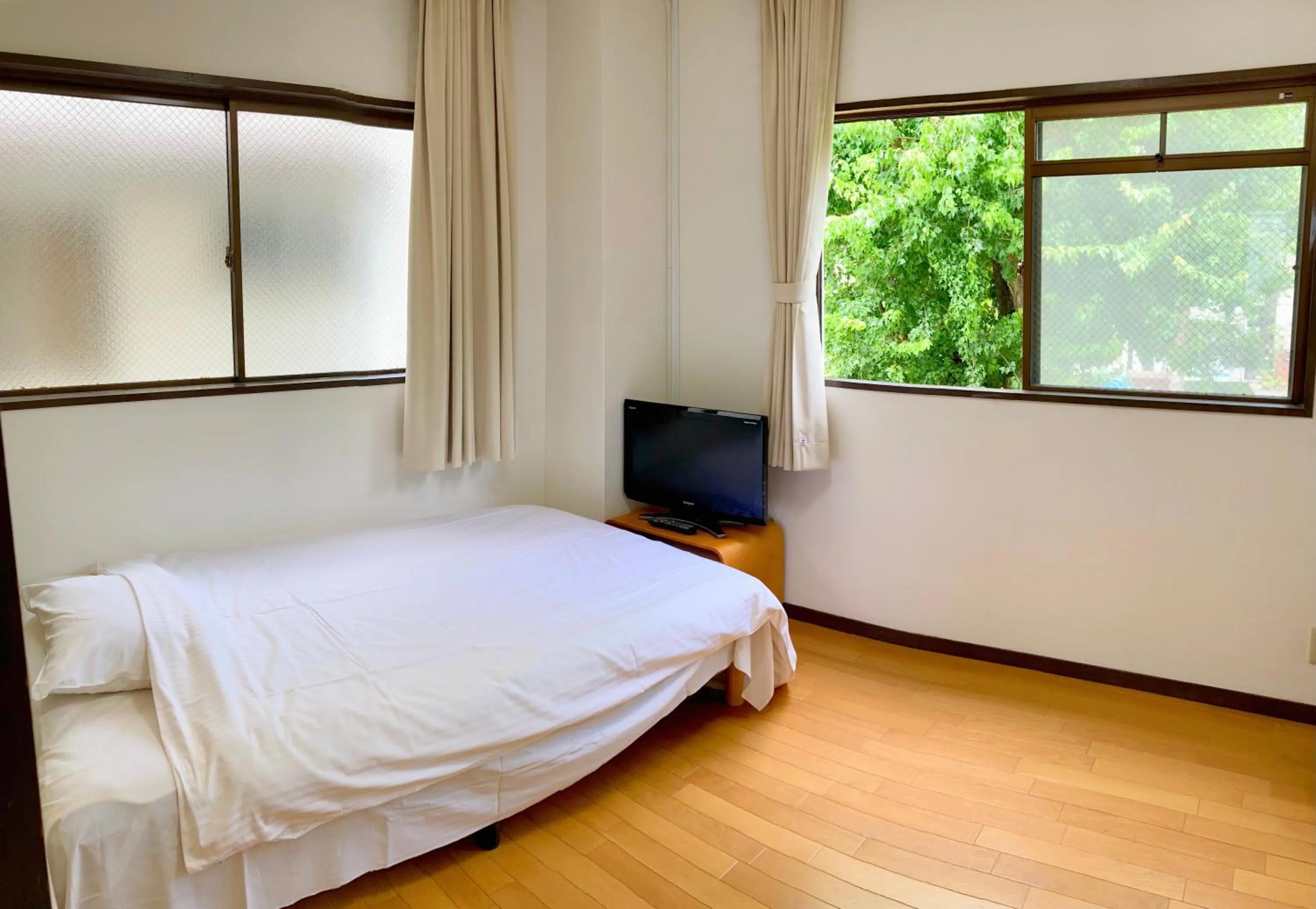 Bed in 2no HOME & PARK