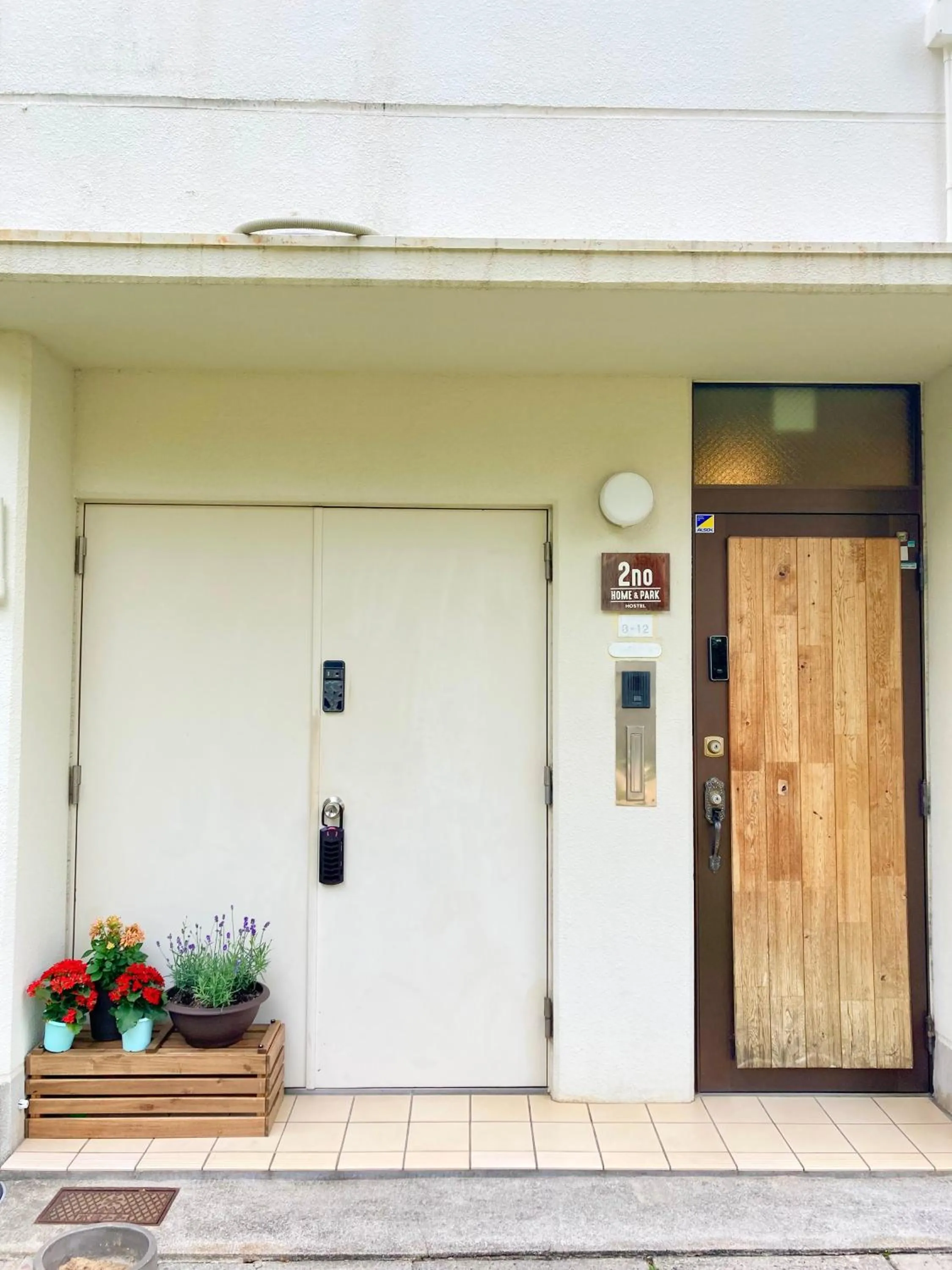 Facade/entrance in 2no HOME & PARK