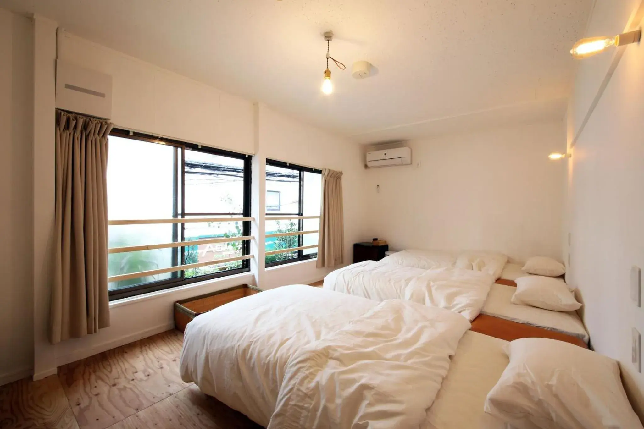 Triple Room- Female Only in 2no HOME & PARK Triple Room- Female Only in 2no HOME & PARK