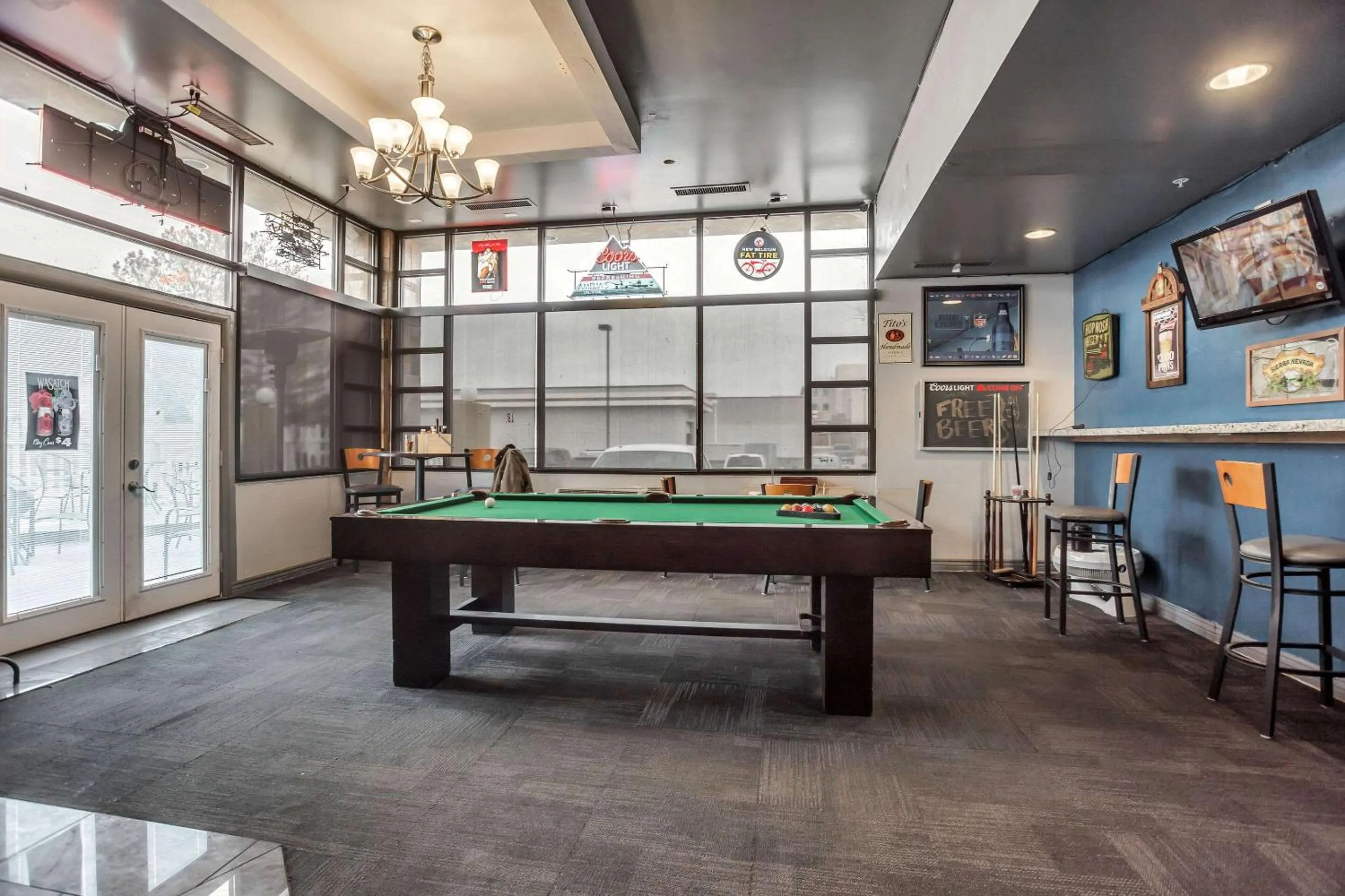 Restaurant/places to eat in Clarion Inn Salt Lake City Airport